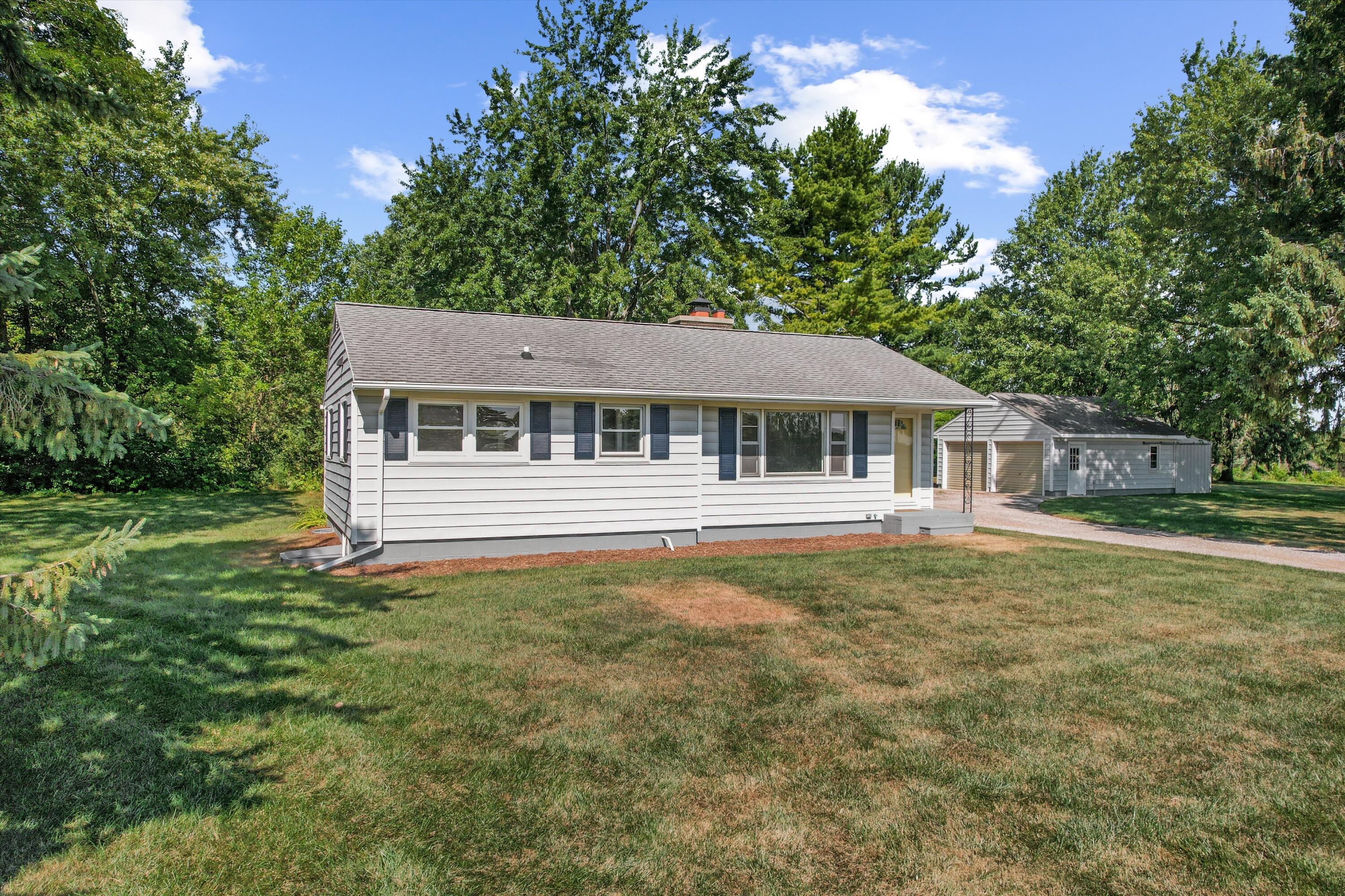 6737 Vreeland Road Property Photo 1