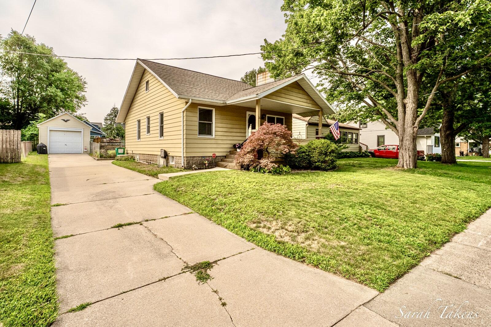 116 35th Street Se Property Photo 1