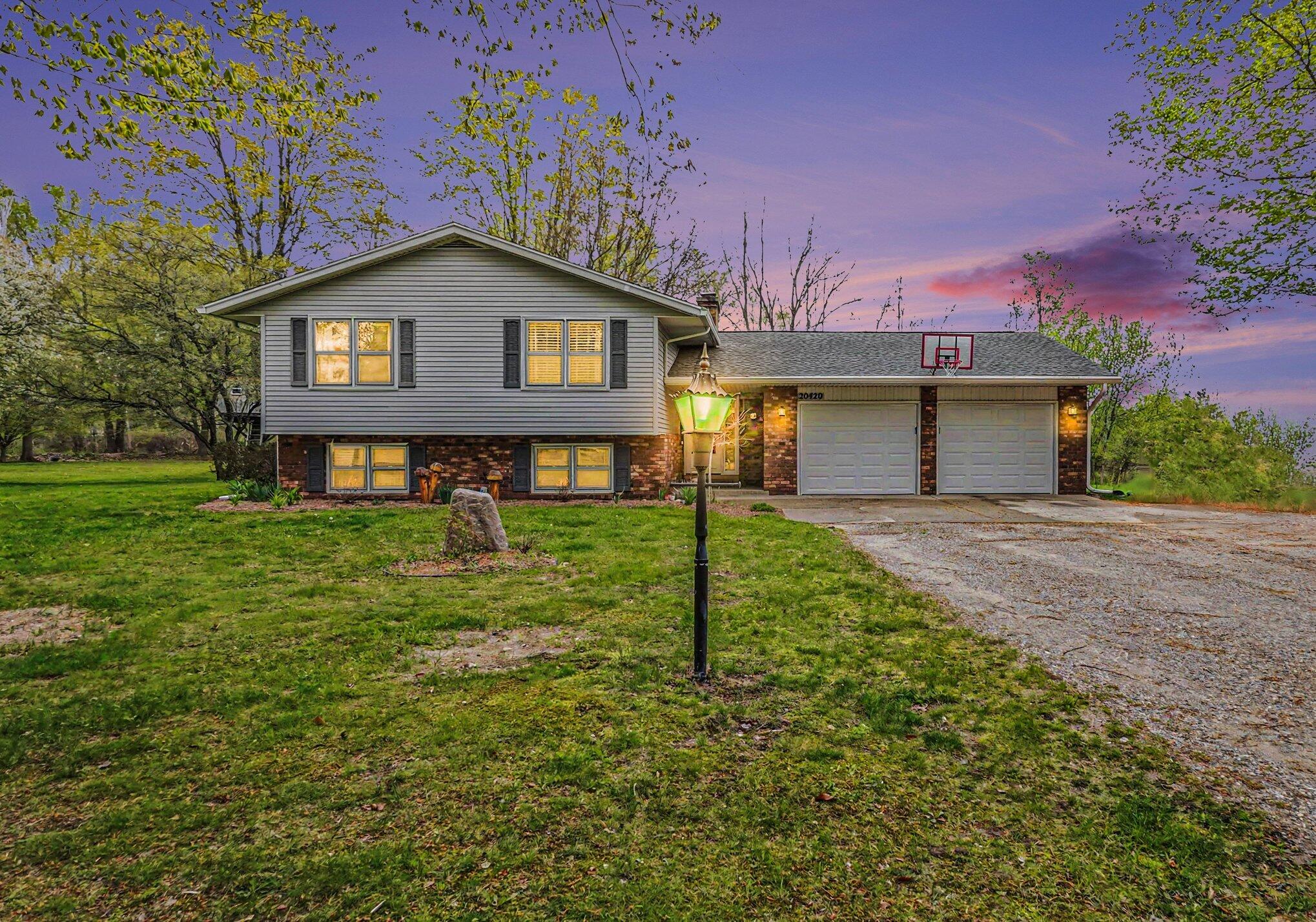 20420 Thornapple Lane Property Photo 2