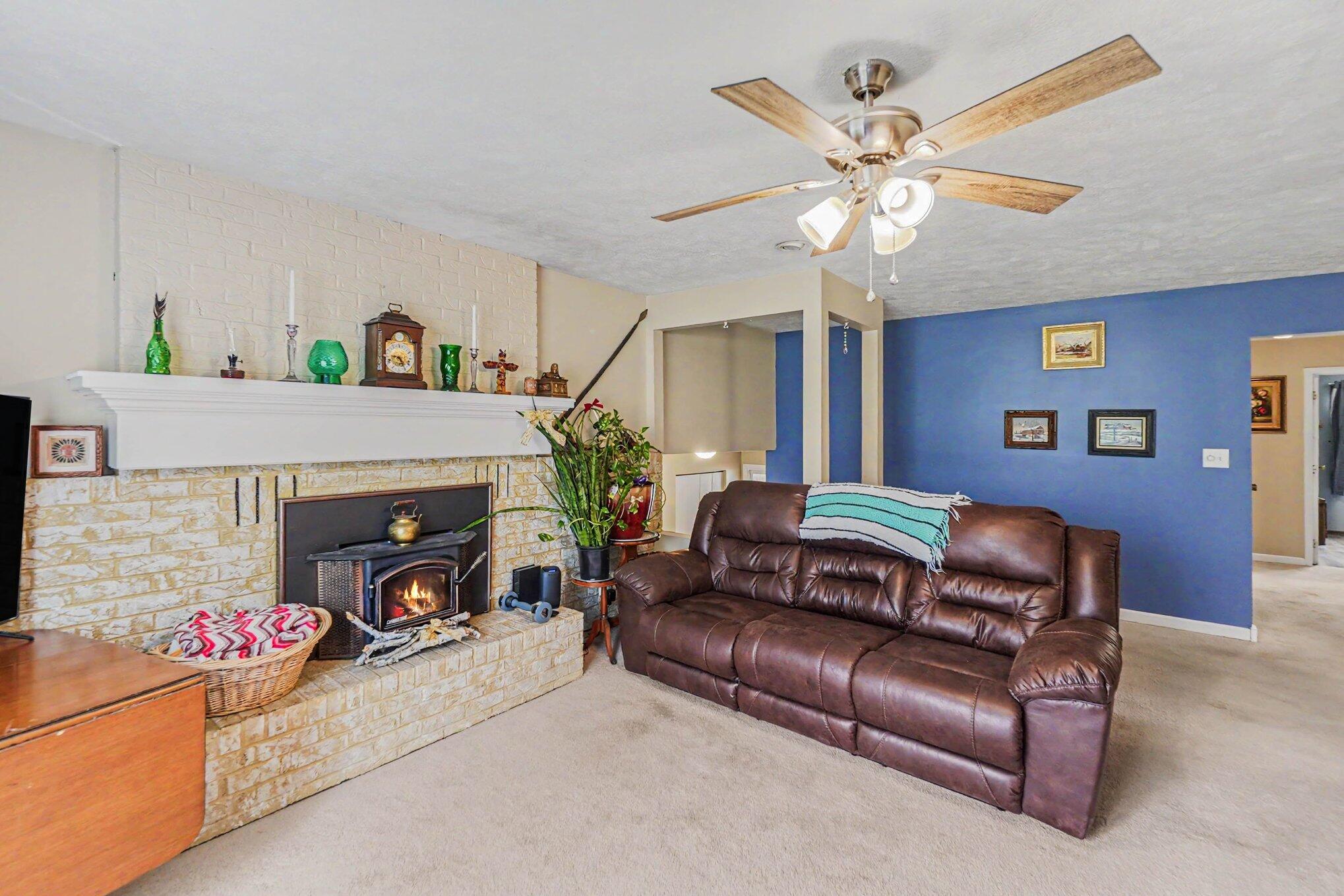 20420 Thornapple Lane Property Photo 5