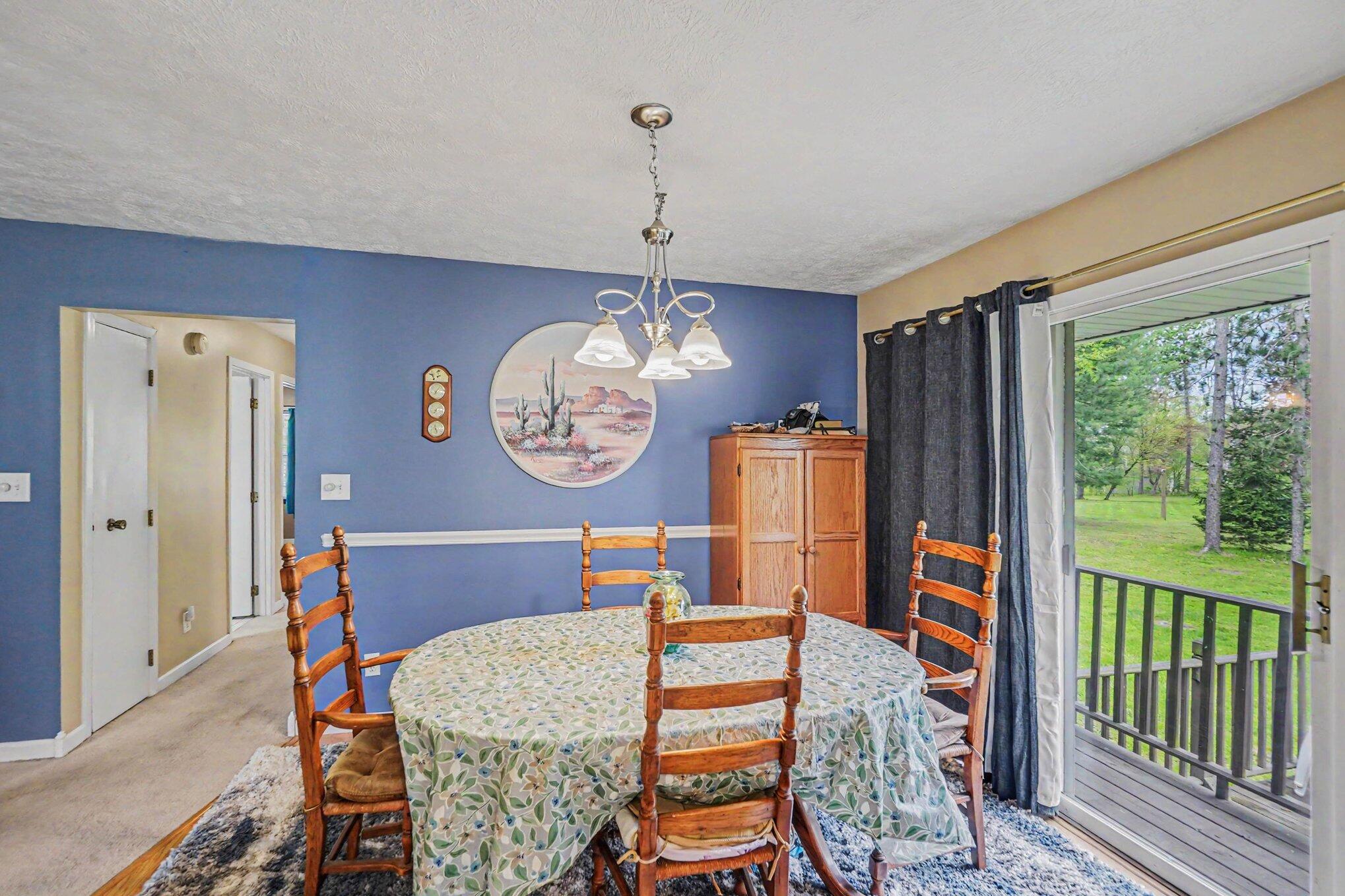 20420 Thornapple Lane Property Photo 7