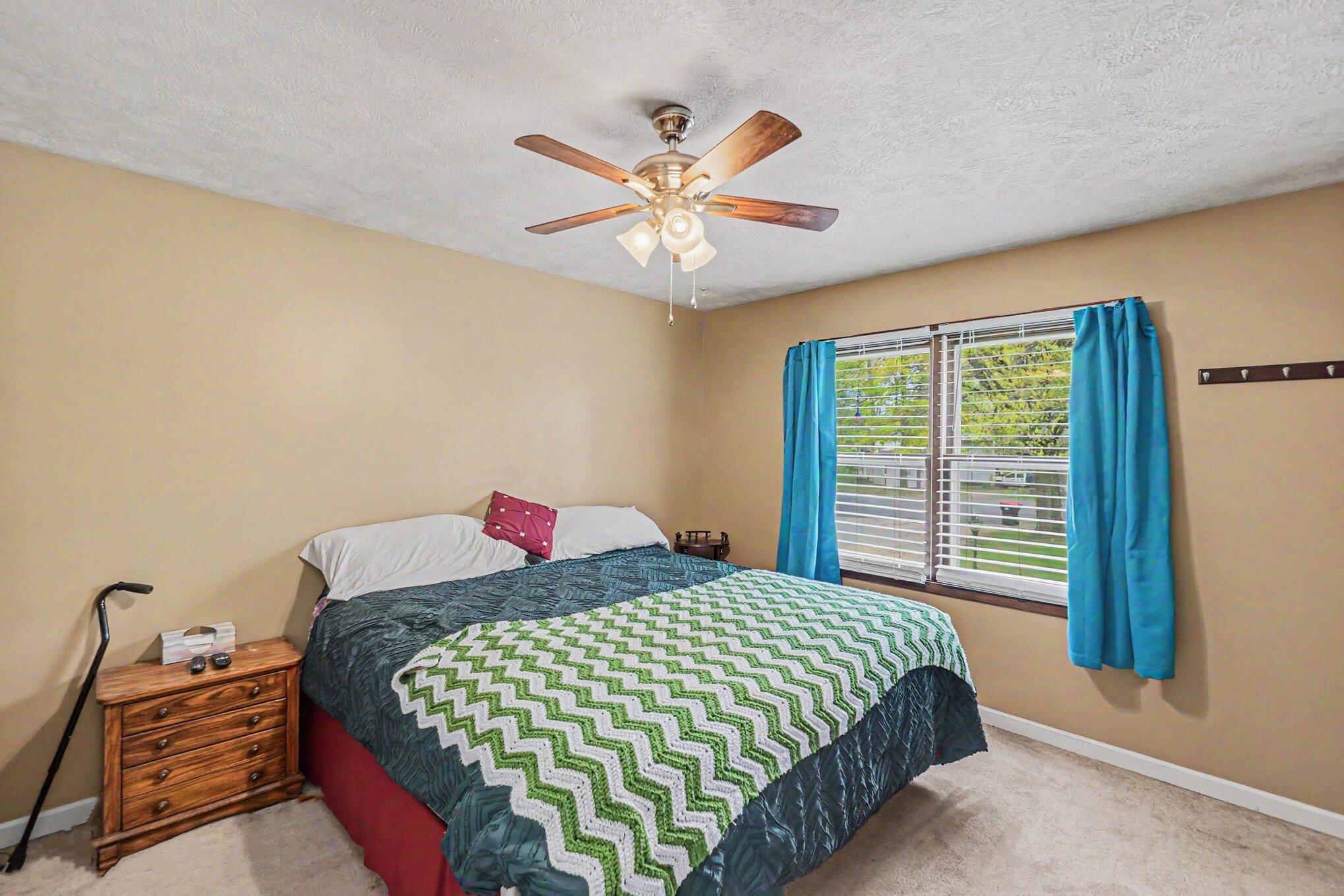 20420 Thornapple Lane Property Photo 11