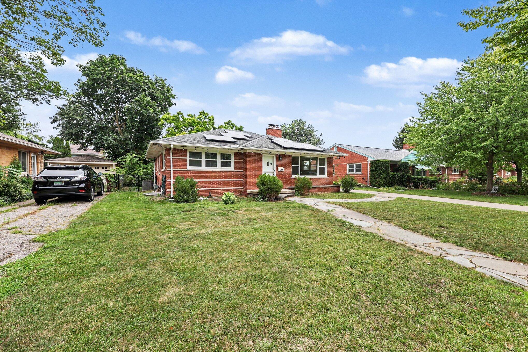 1597 Greenview Drive Property Photo 2