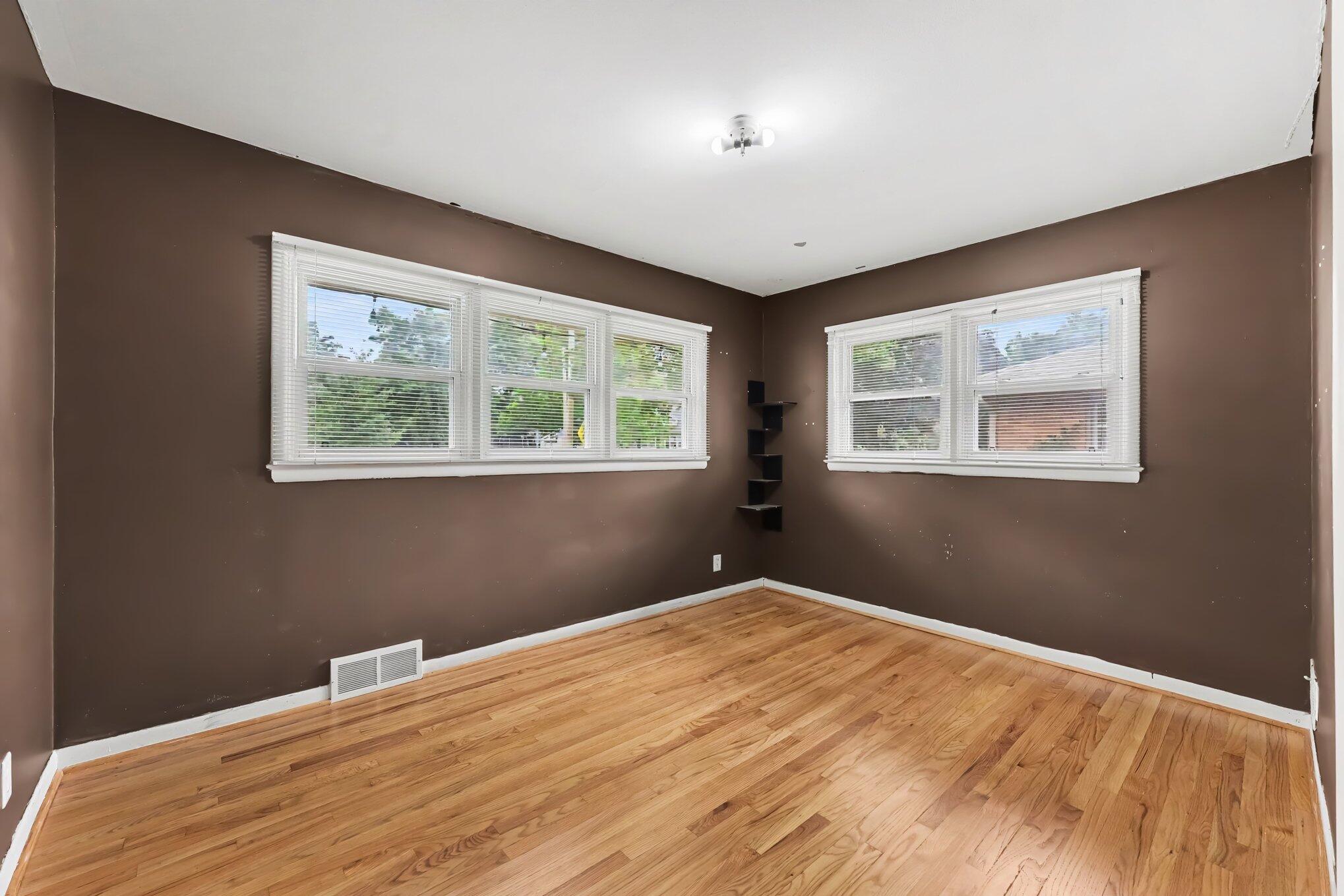 1597 Greenview Drive Property Photo 9