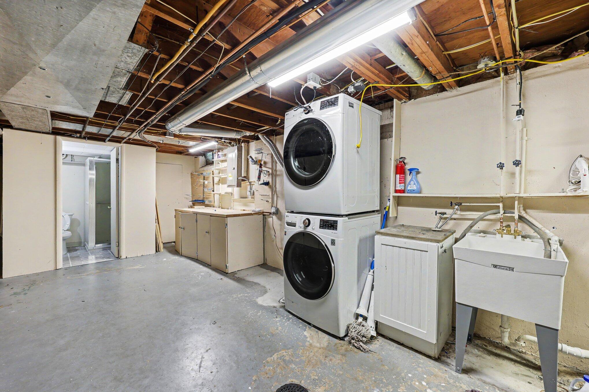 1597 Greenview Drive Property Photo 21