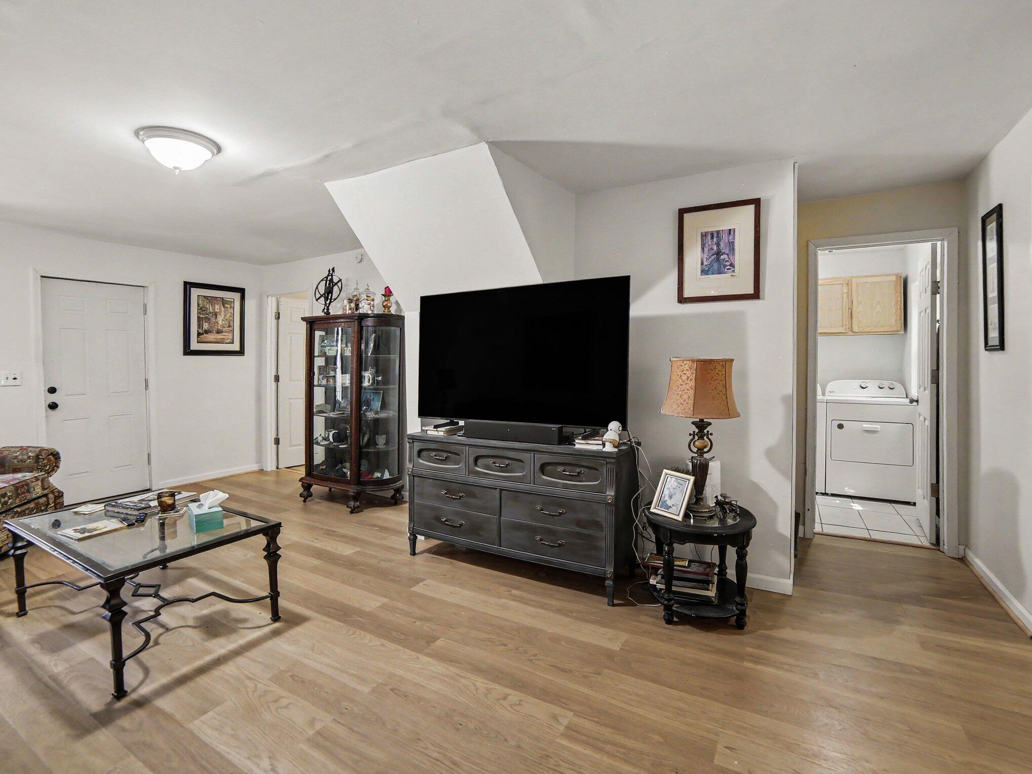 612 E Melendy Street Property Photo 6