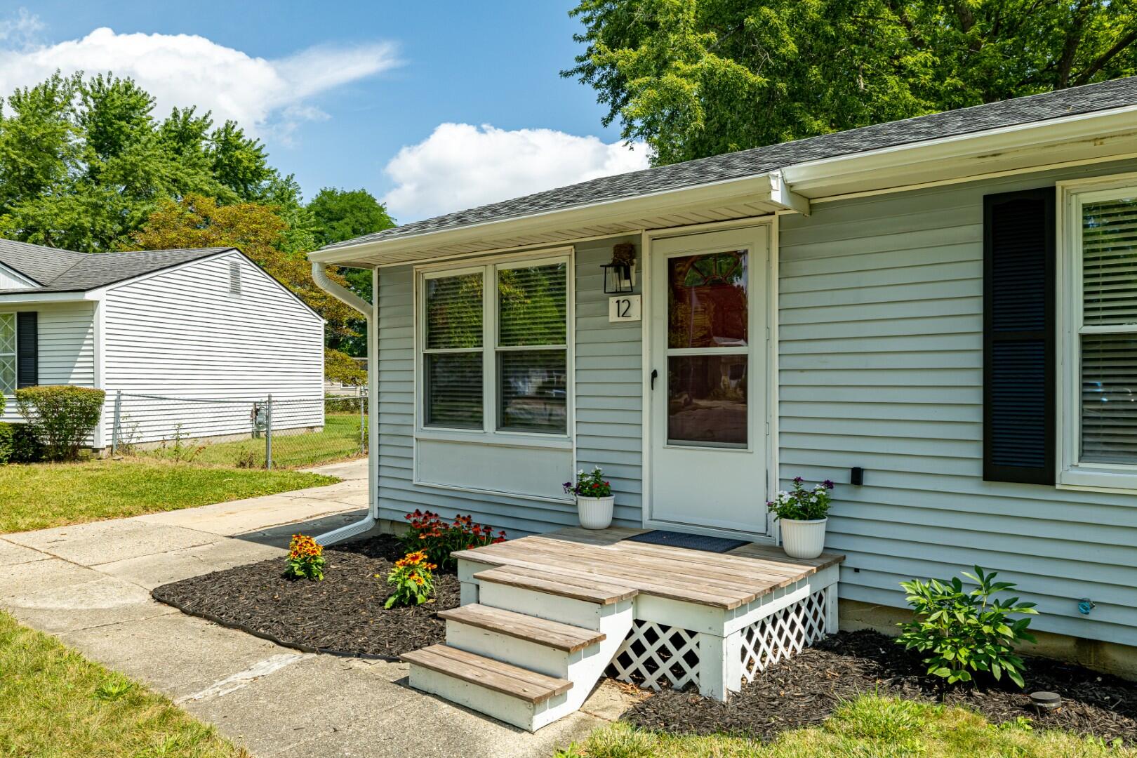 12 W Eden Court Property Photo 3