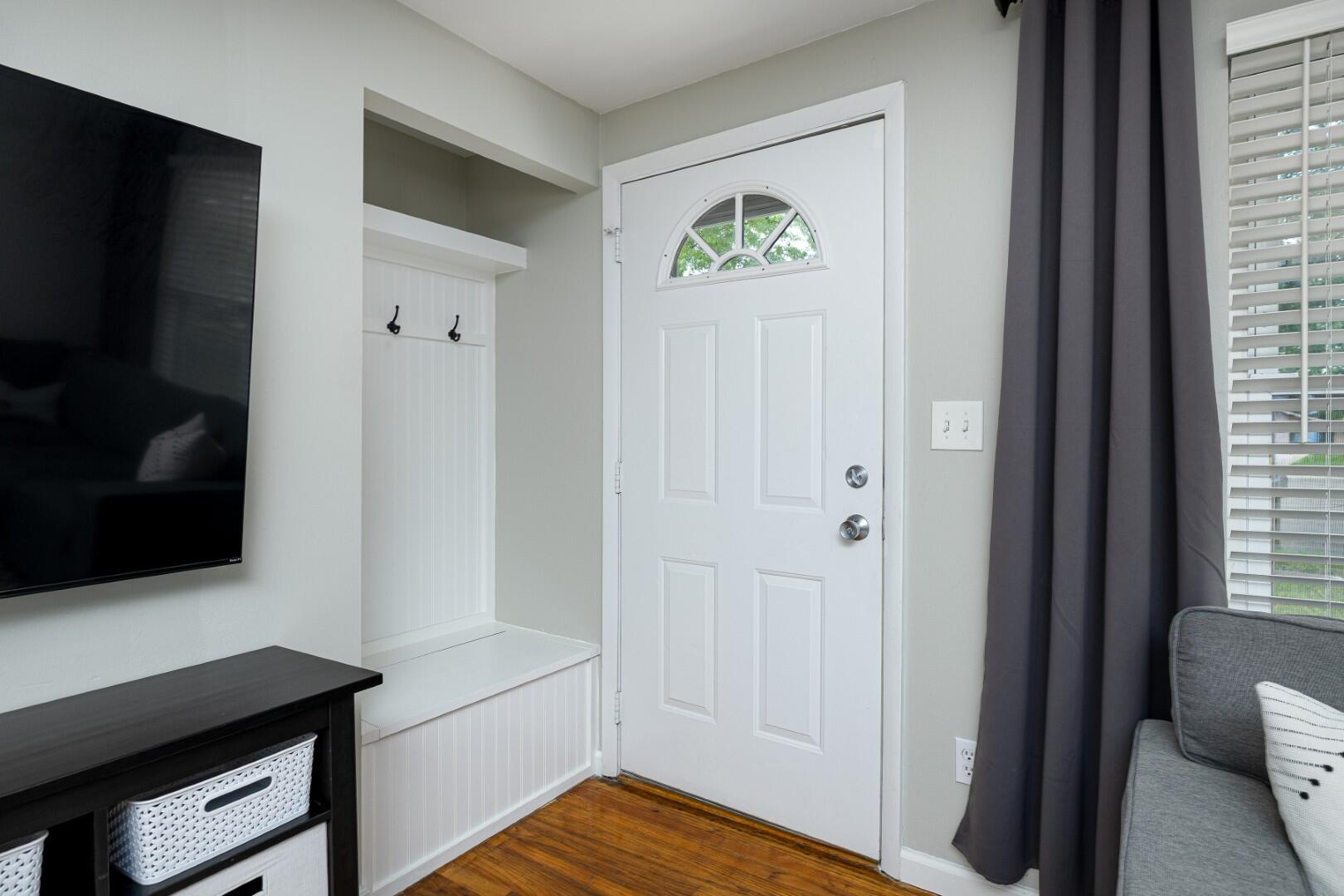 12 W Eden Court Property Photo 4