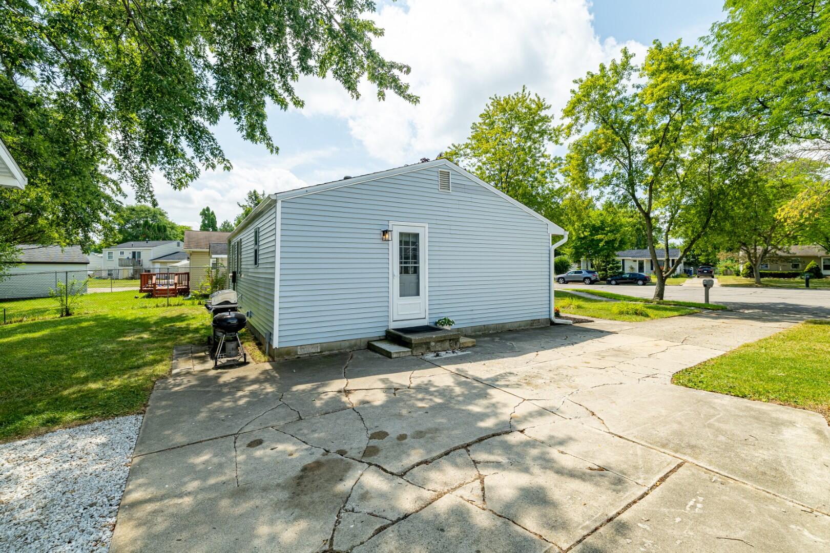 12 W Eden Court Property Photo 27