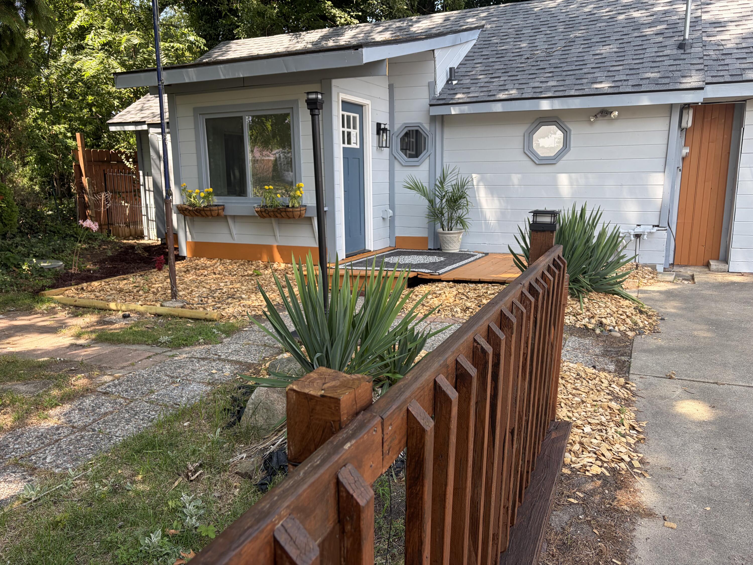 315 Kingsley Avenue Property Photo 1