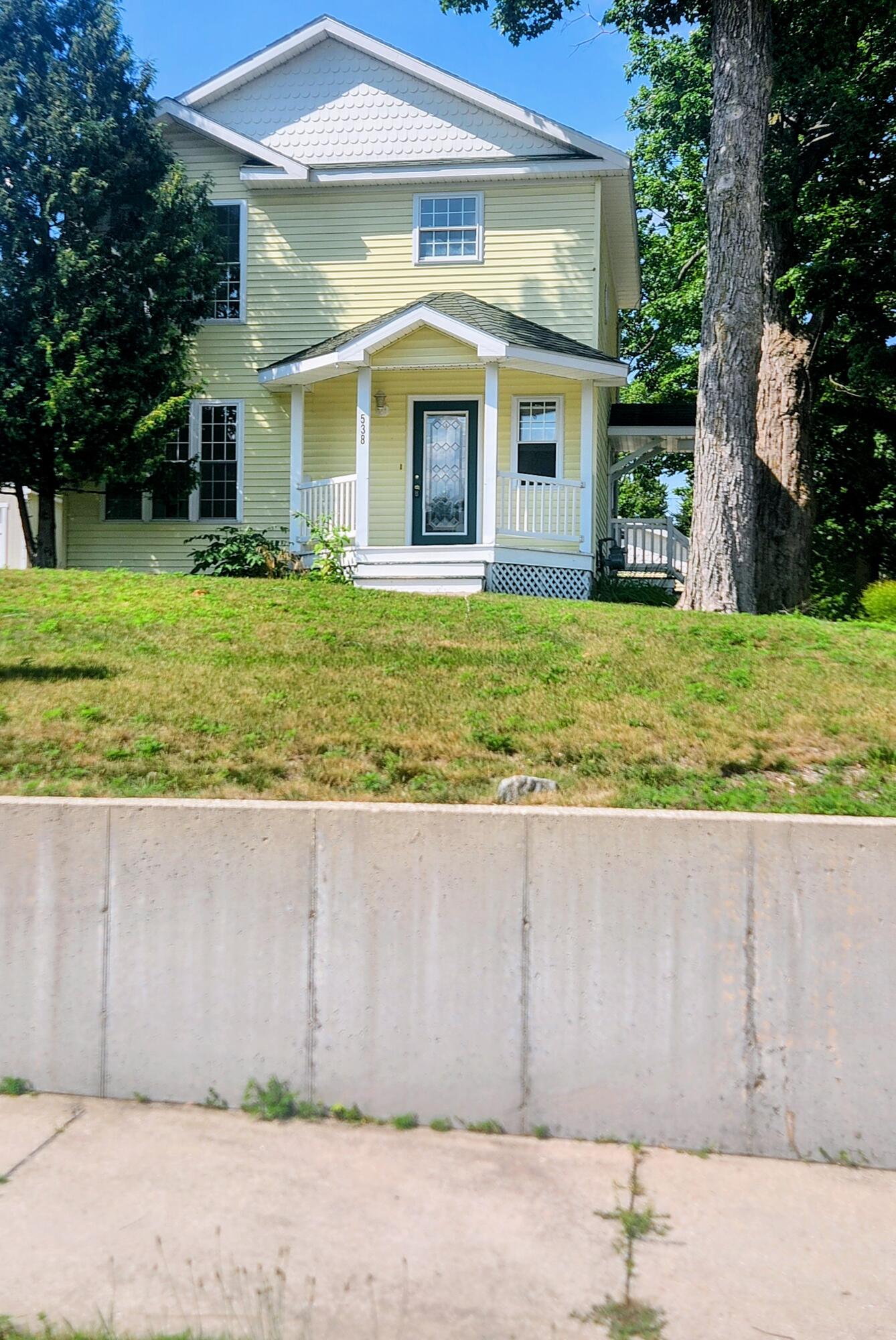 538 W Upton Avenue Property Photo 2