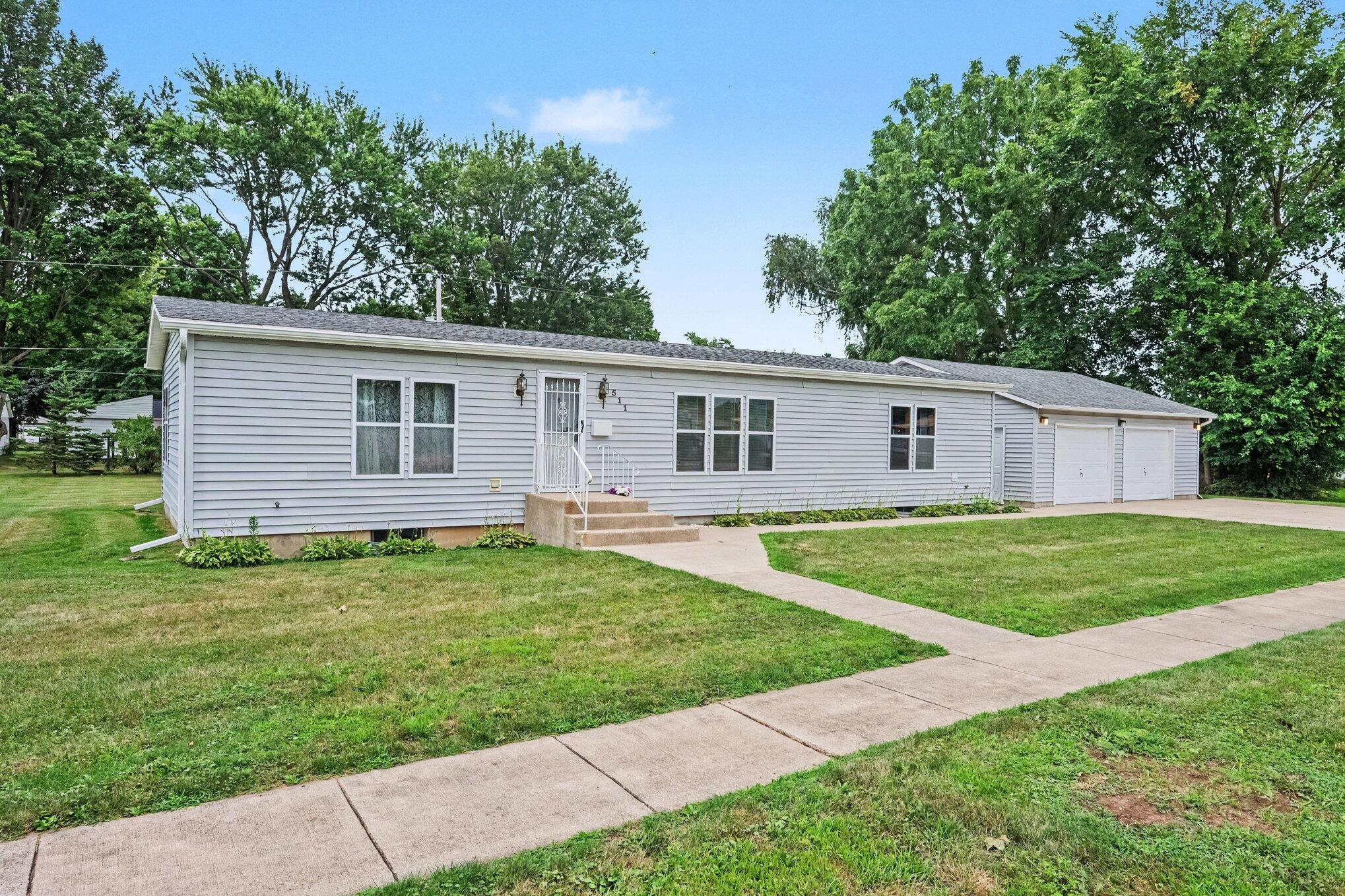 511 N Erie Street Property Photo 2
