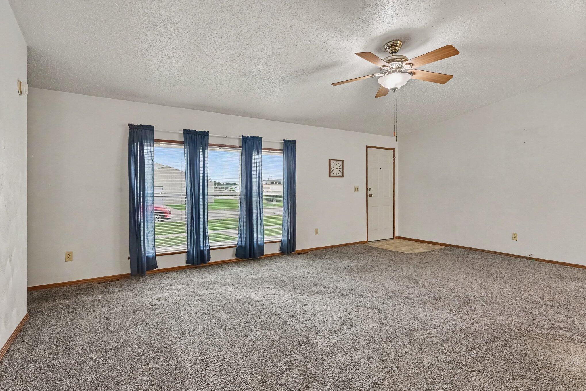 511 N Erie Street Property Photo 4