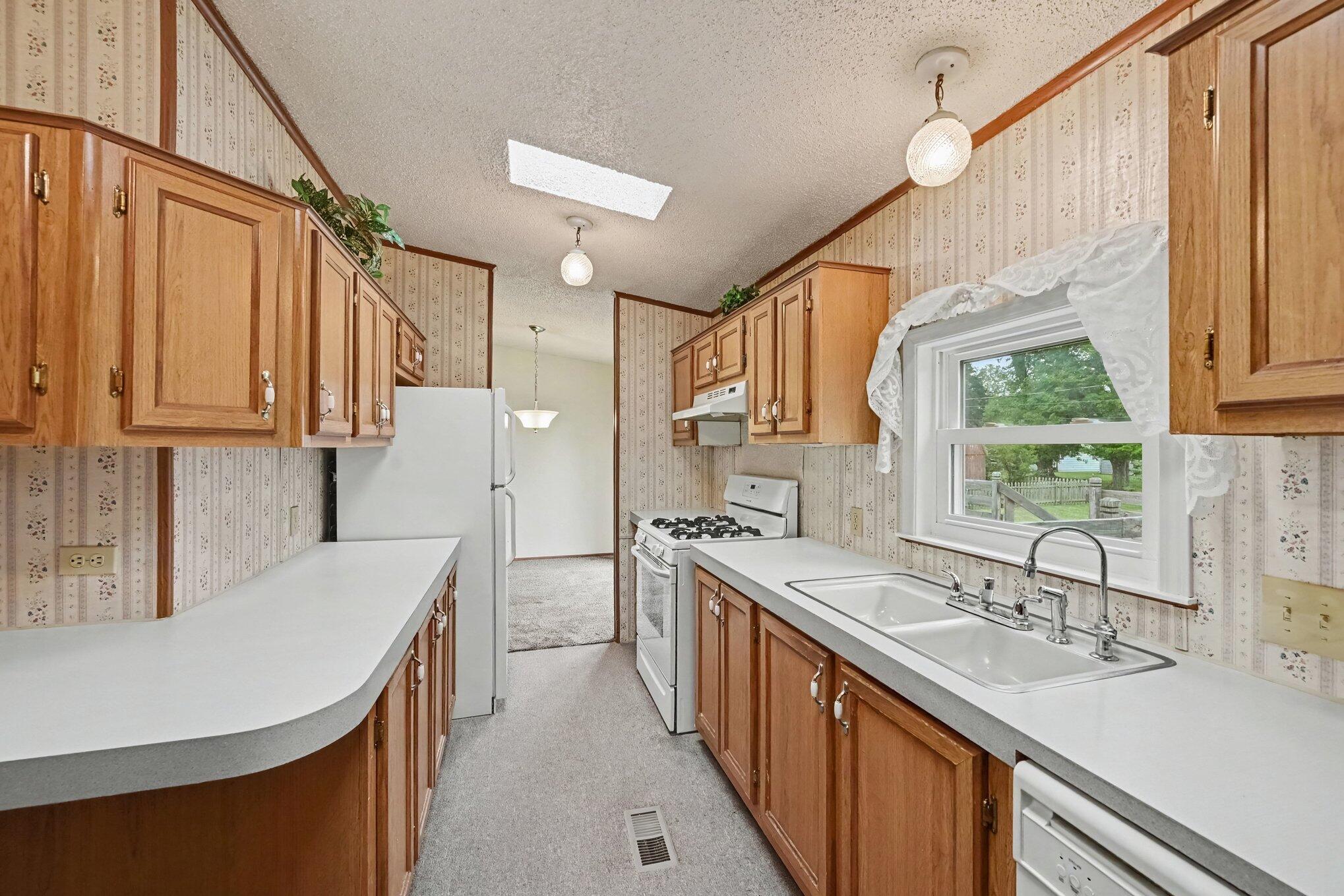 511 N Erie Street Property Photo 7