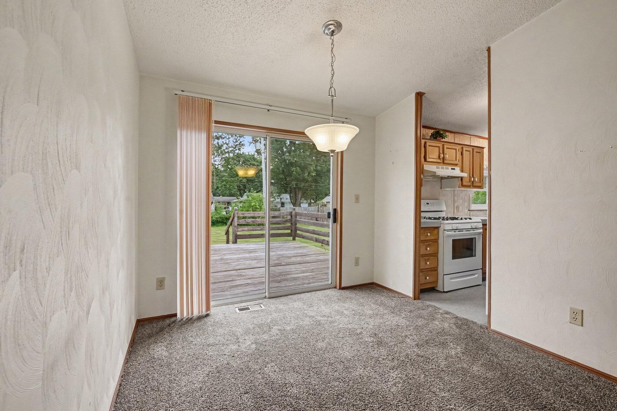 511 N Erie Street Property Photo 8