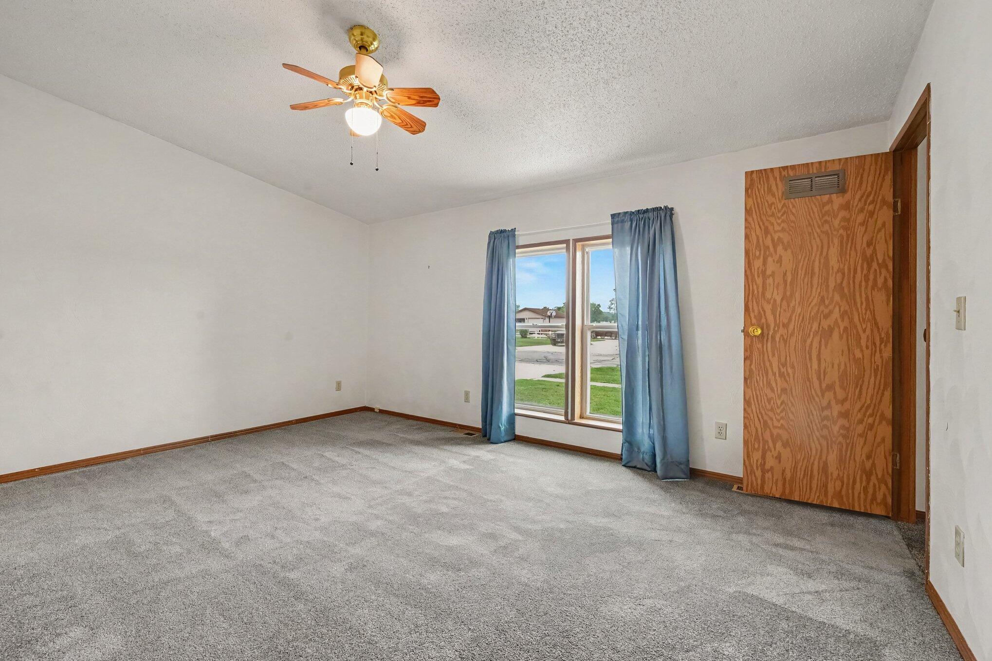 511 N Erie Street Property Photo 10