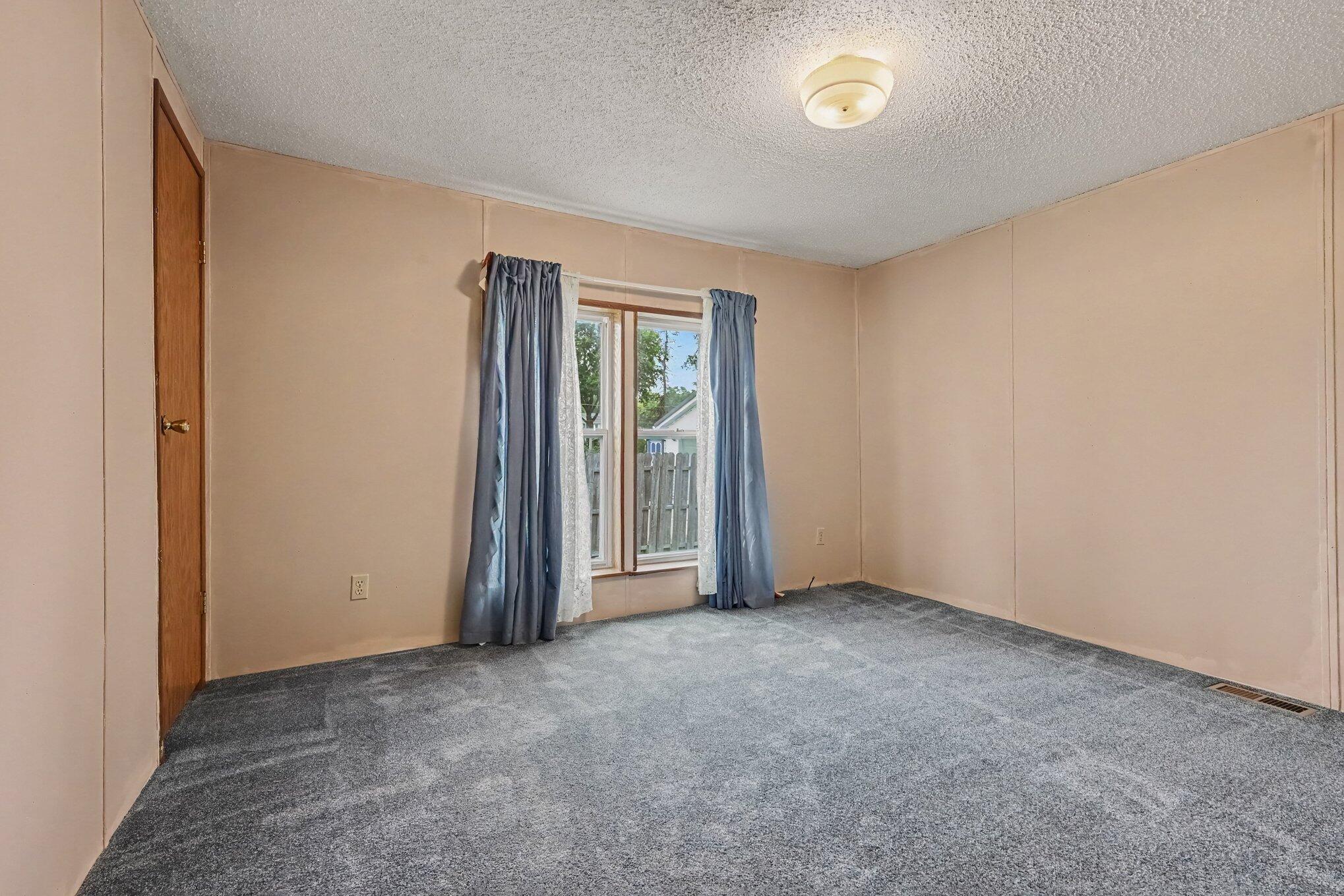511 N Erie Street Property Photo 14