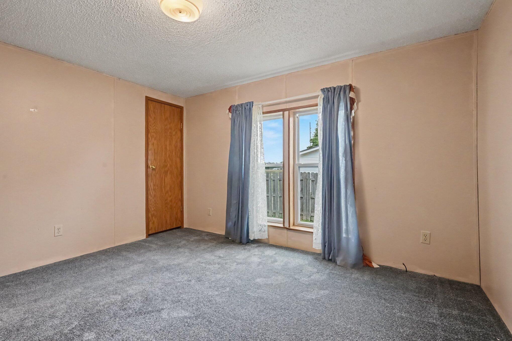511 N Erie Street Property Photo 15