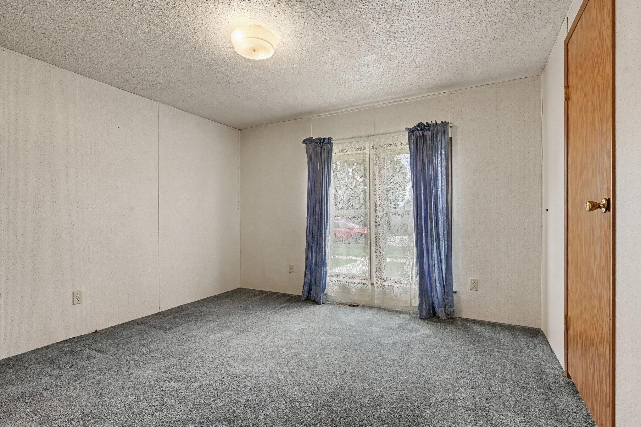 511 N Erie Street Property Photo 17