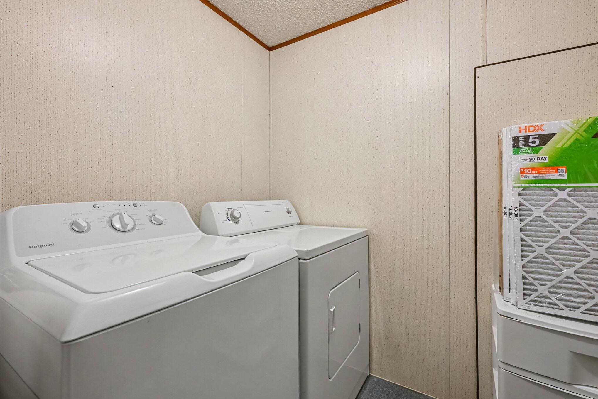 511 N Erie Street Property Photo 19