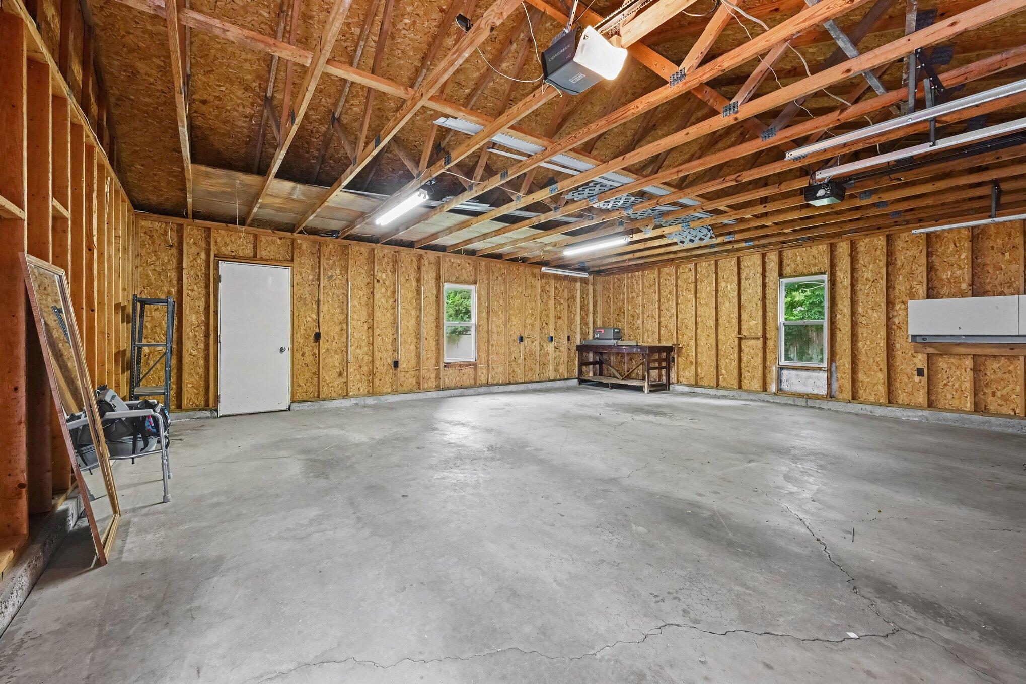 511 N Erie Street Property Photo 22