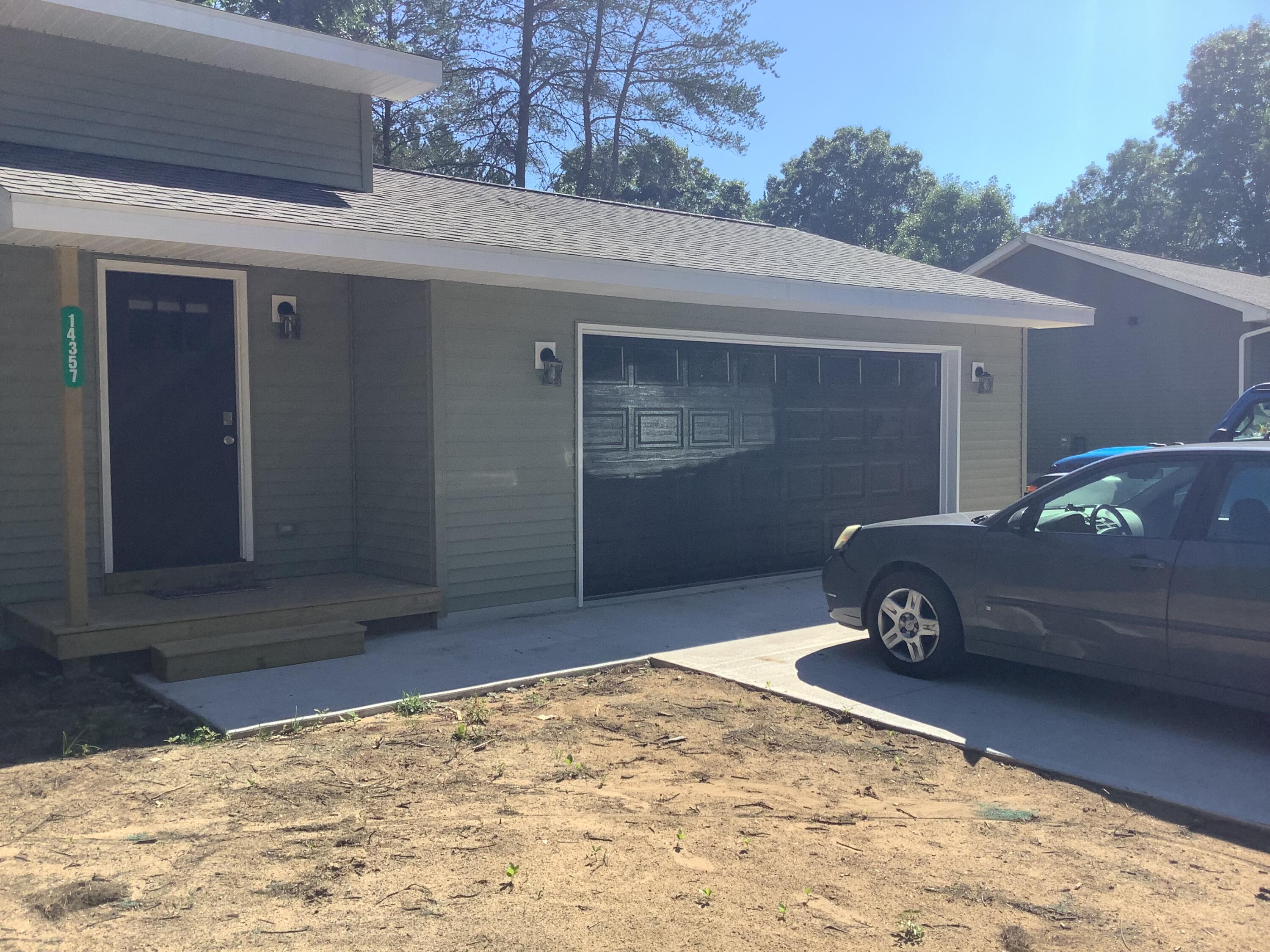 14357 Elk Run Property Photo 6