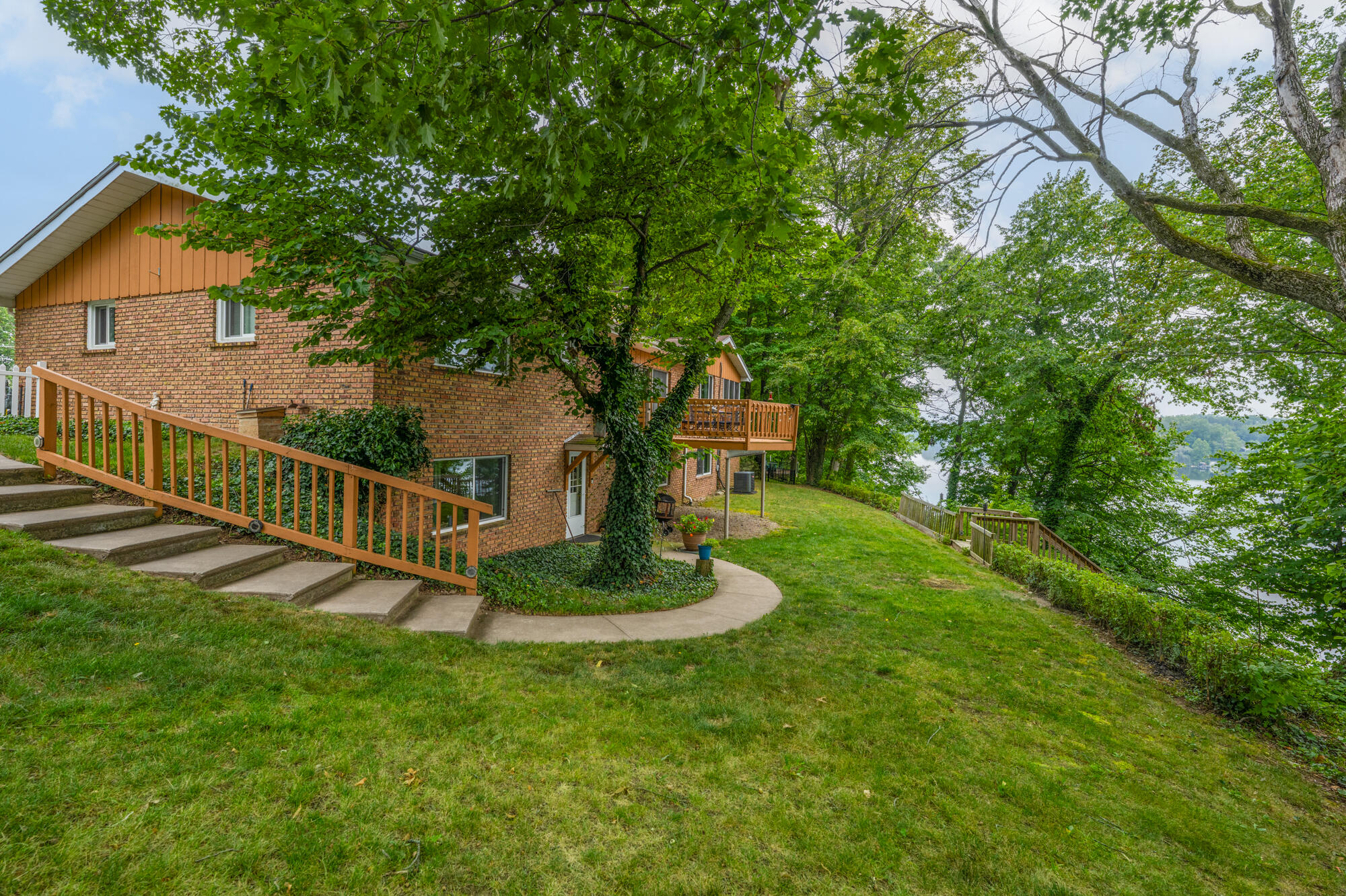 10476 Range Line Road Property Photo 3