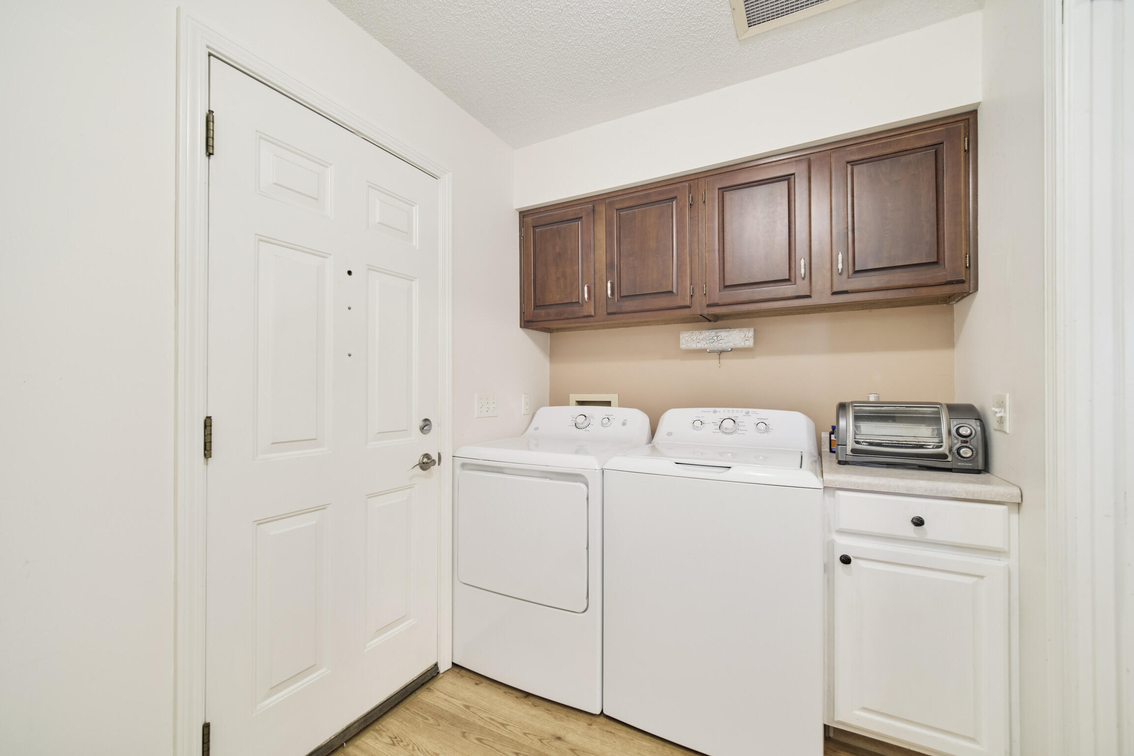 2615 Hill Road Property Photo 27