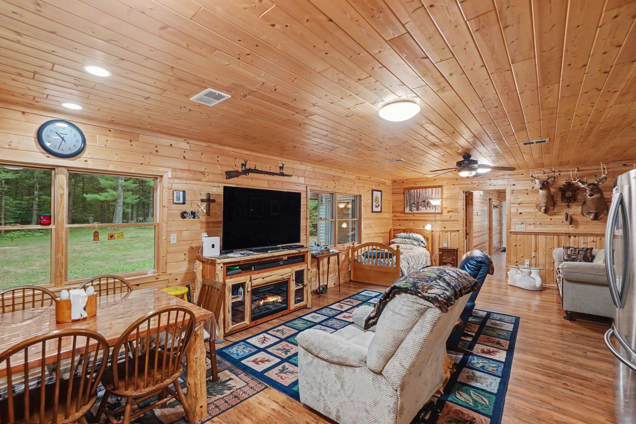 6898 E 5 Mile Road Property Photo 25
