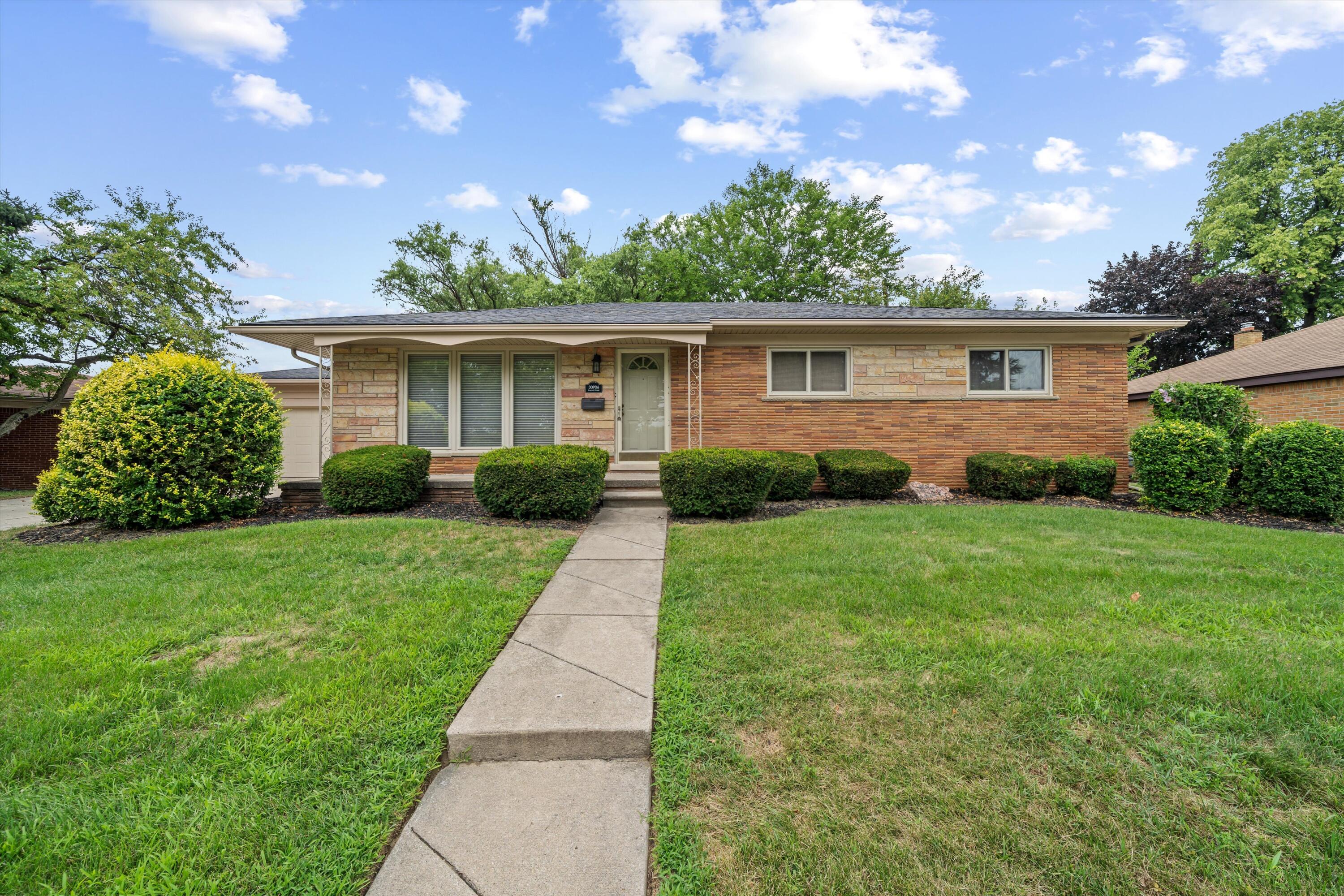 30906 Roycroft Street Property Photo 1