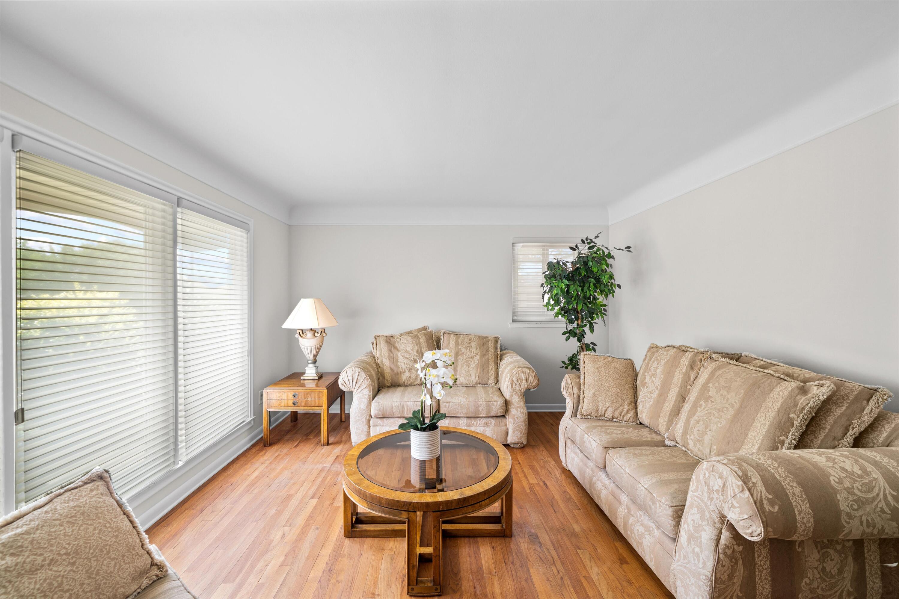 30906 Roycroft Street Property Photo 6