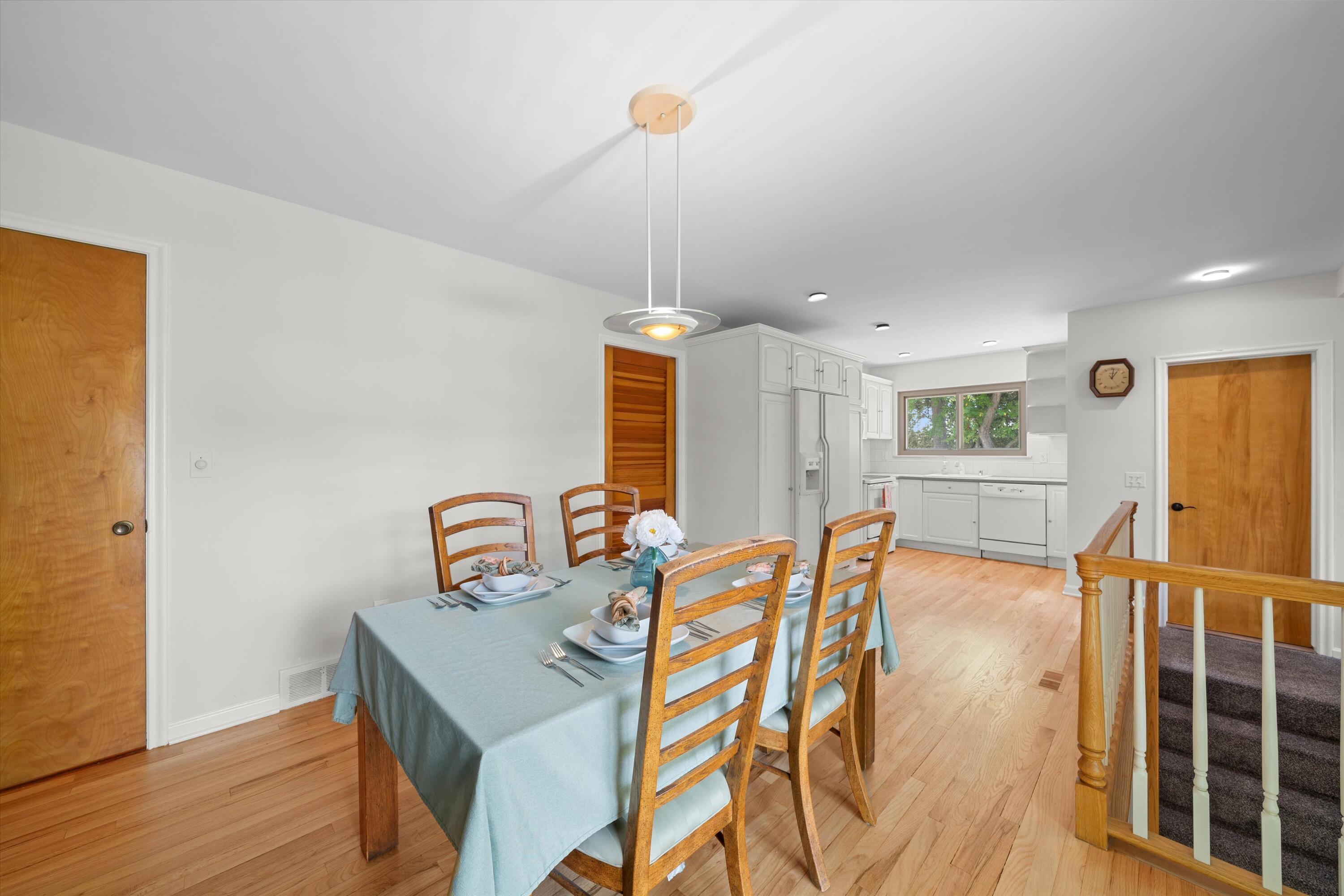 30906 Roycroft Street Property Photo 8
