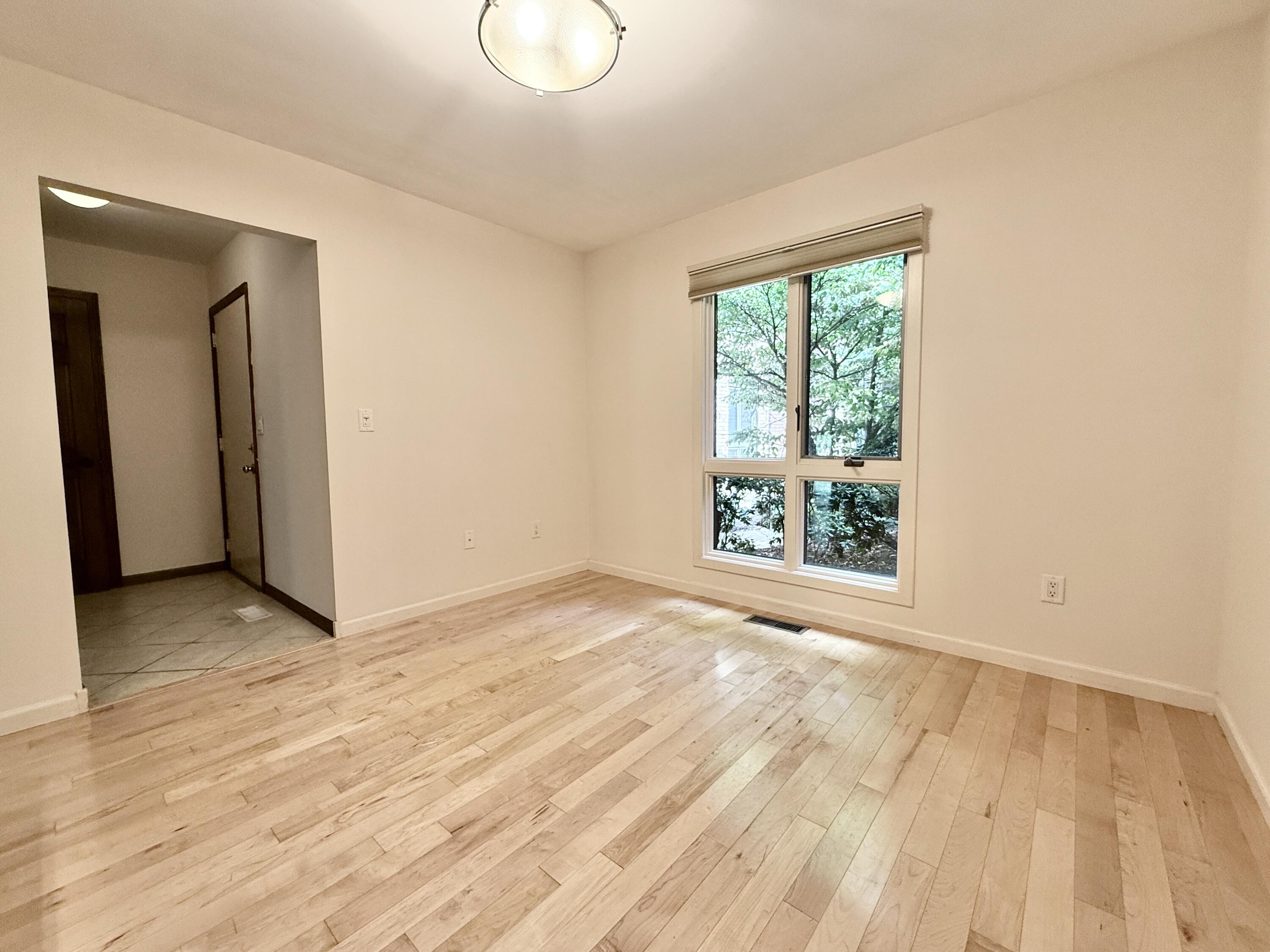 1046 Greenhills Drive Property Photo 2