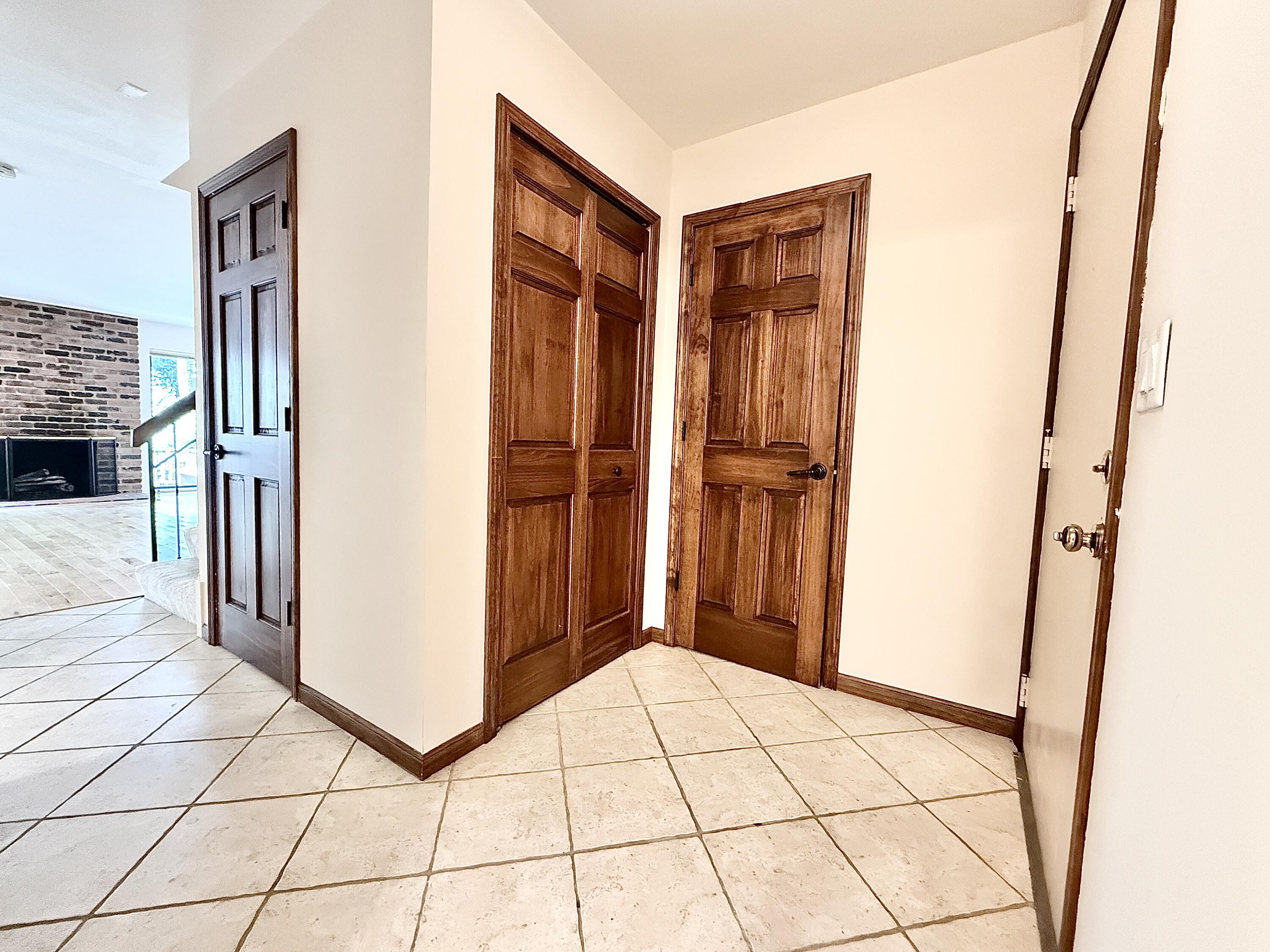 1046 Greenhills Drive Property Photo 3