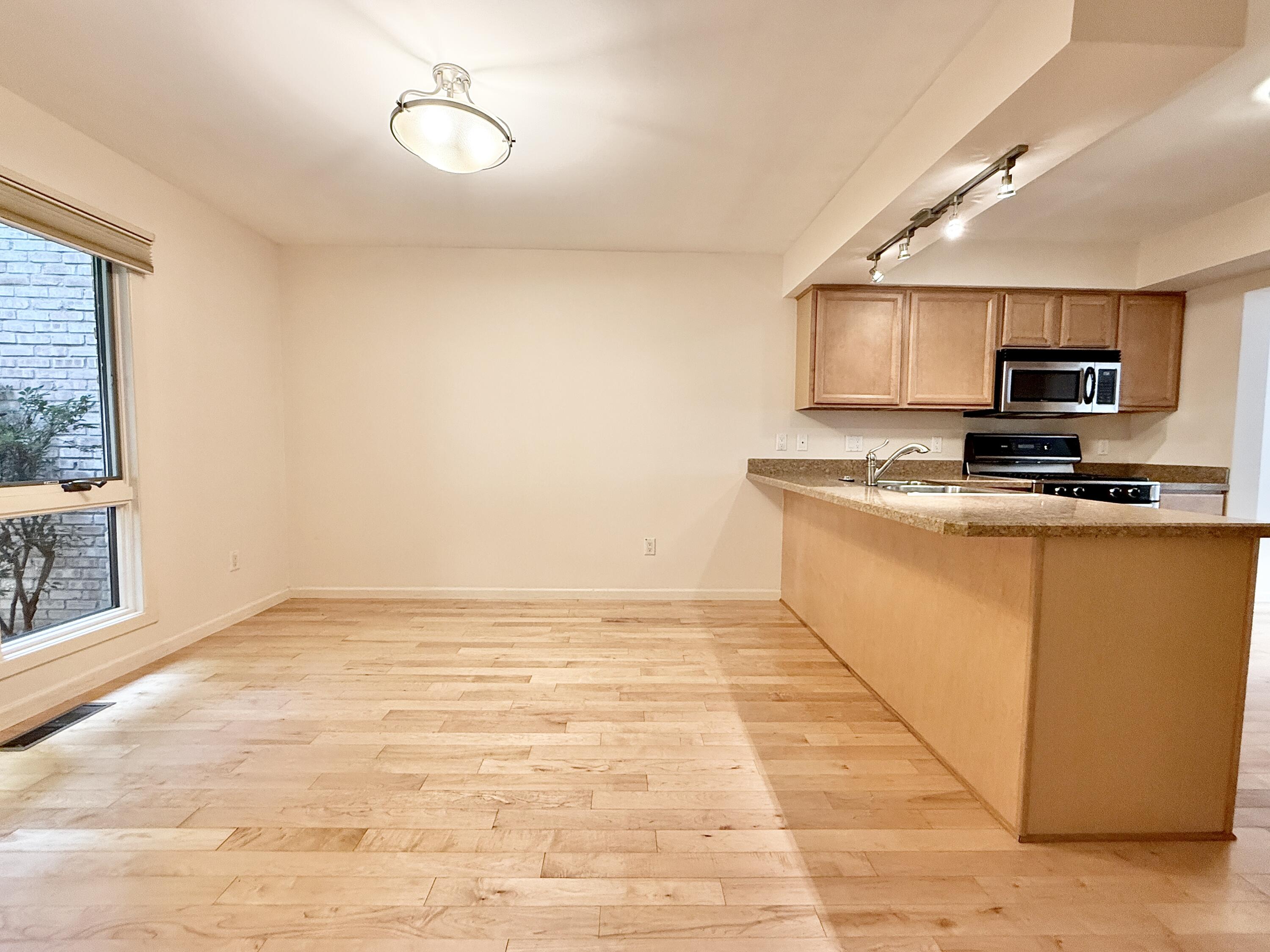 1046 Greenhills Drive Property Photo 4