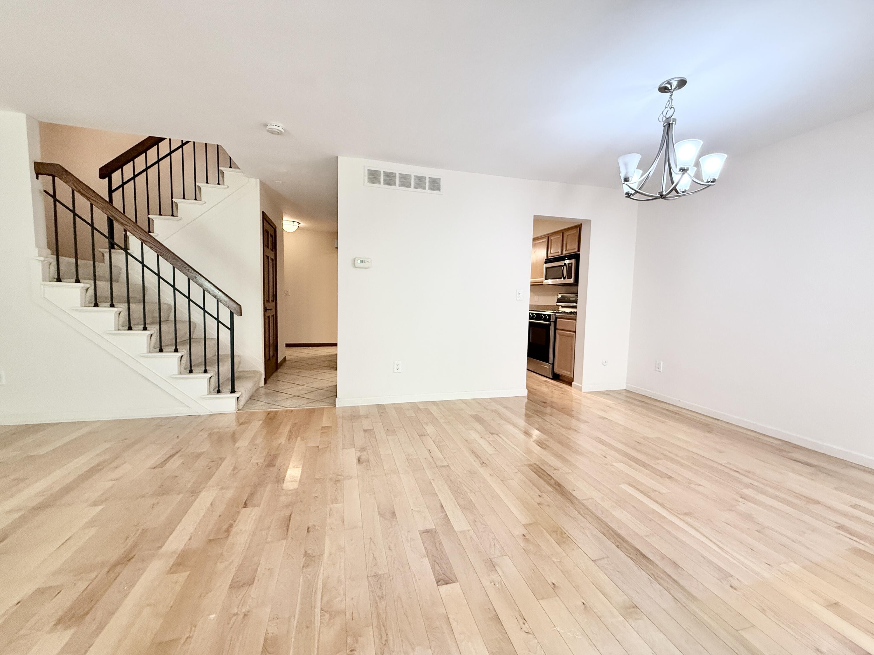 1046 Greenhills Drive Property Photo 13