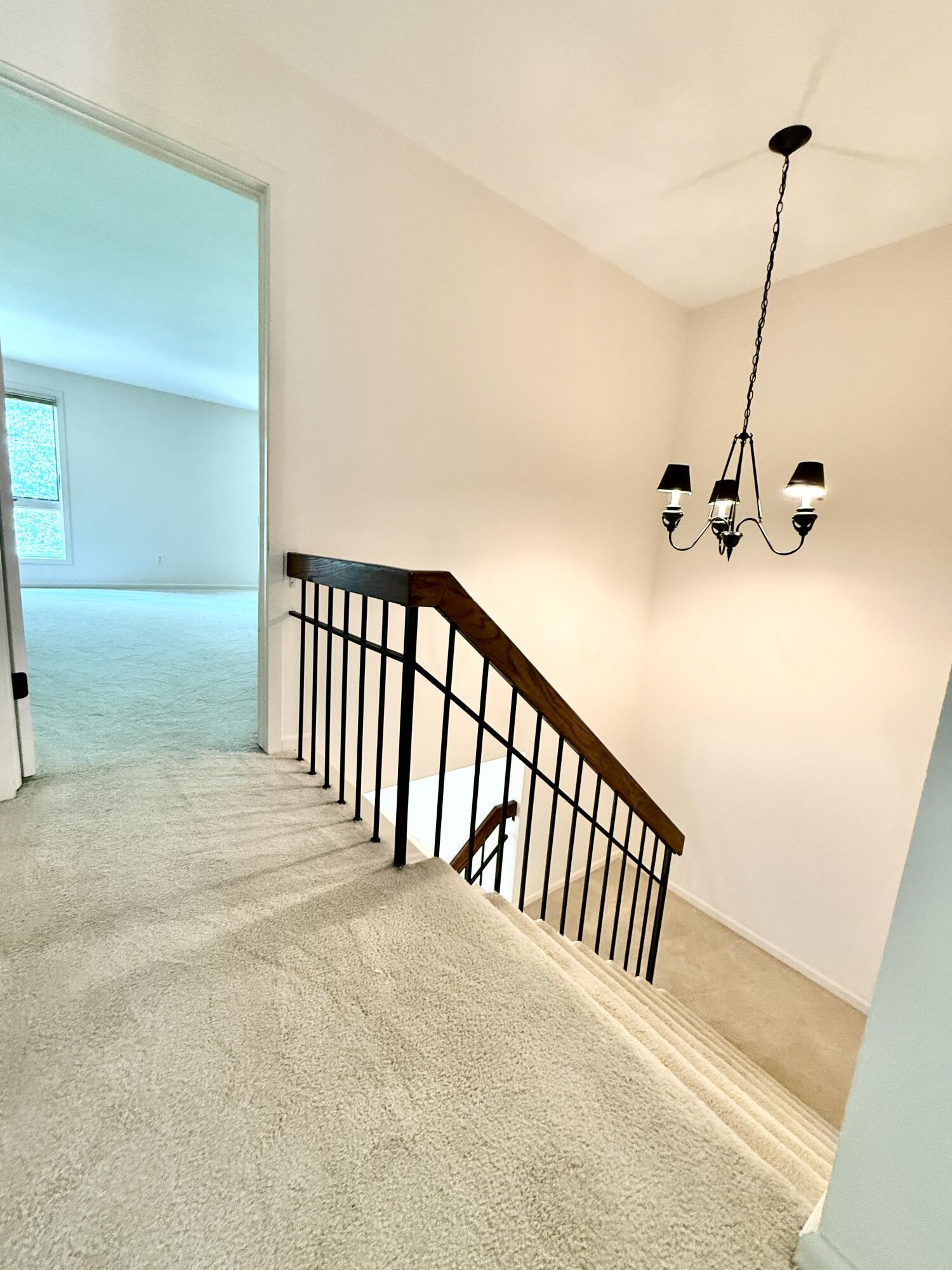 1046 Greenhills Drive Property Photo 22