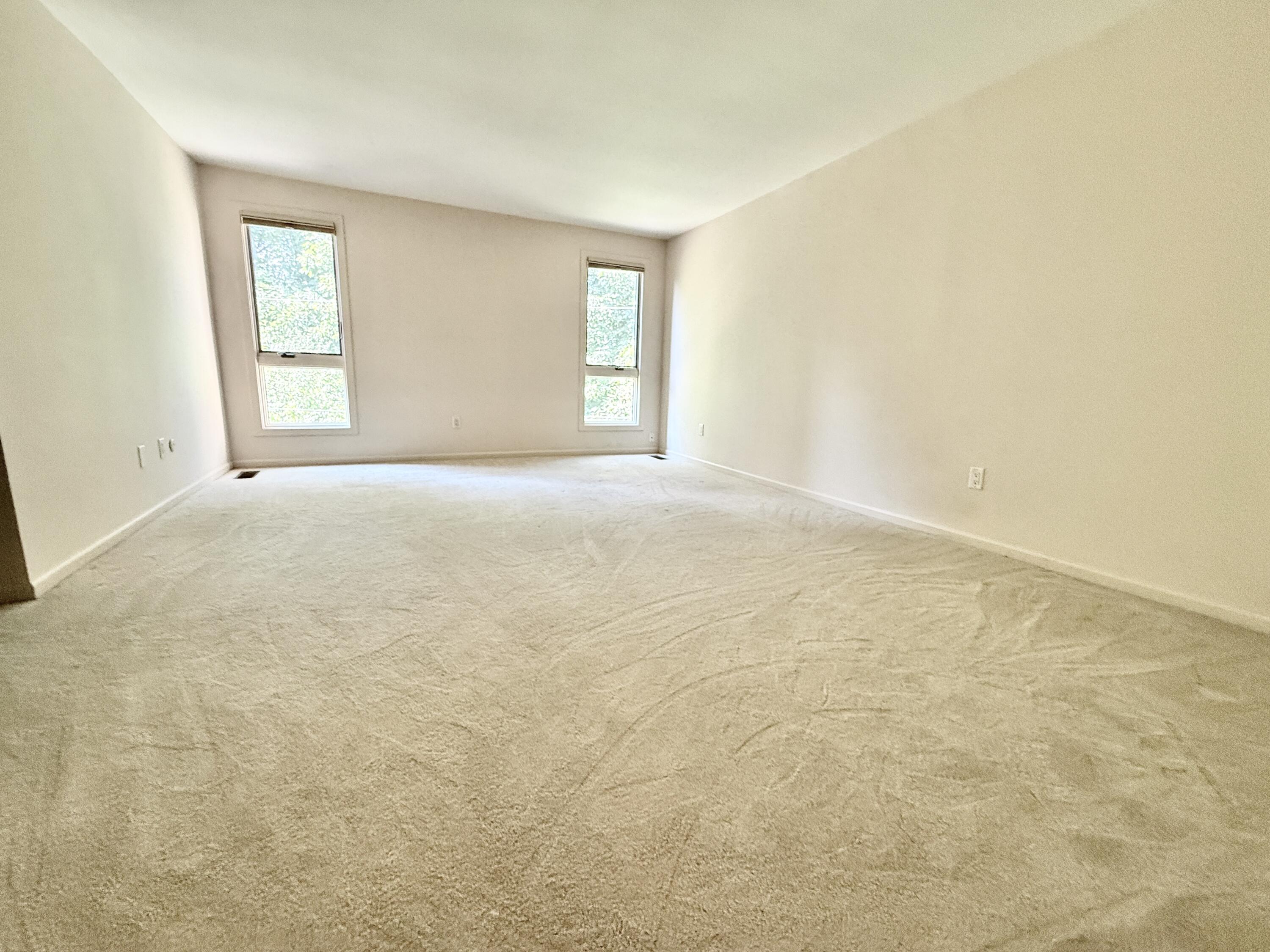 1046 Greenhills Drive Property Photo 30