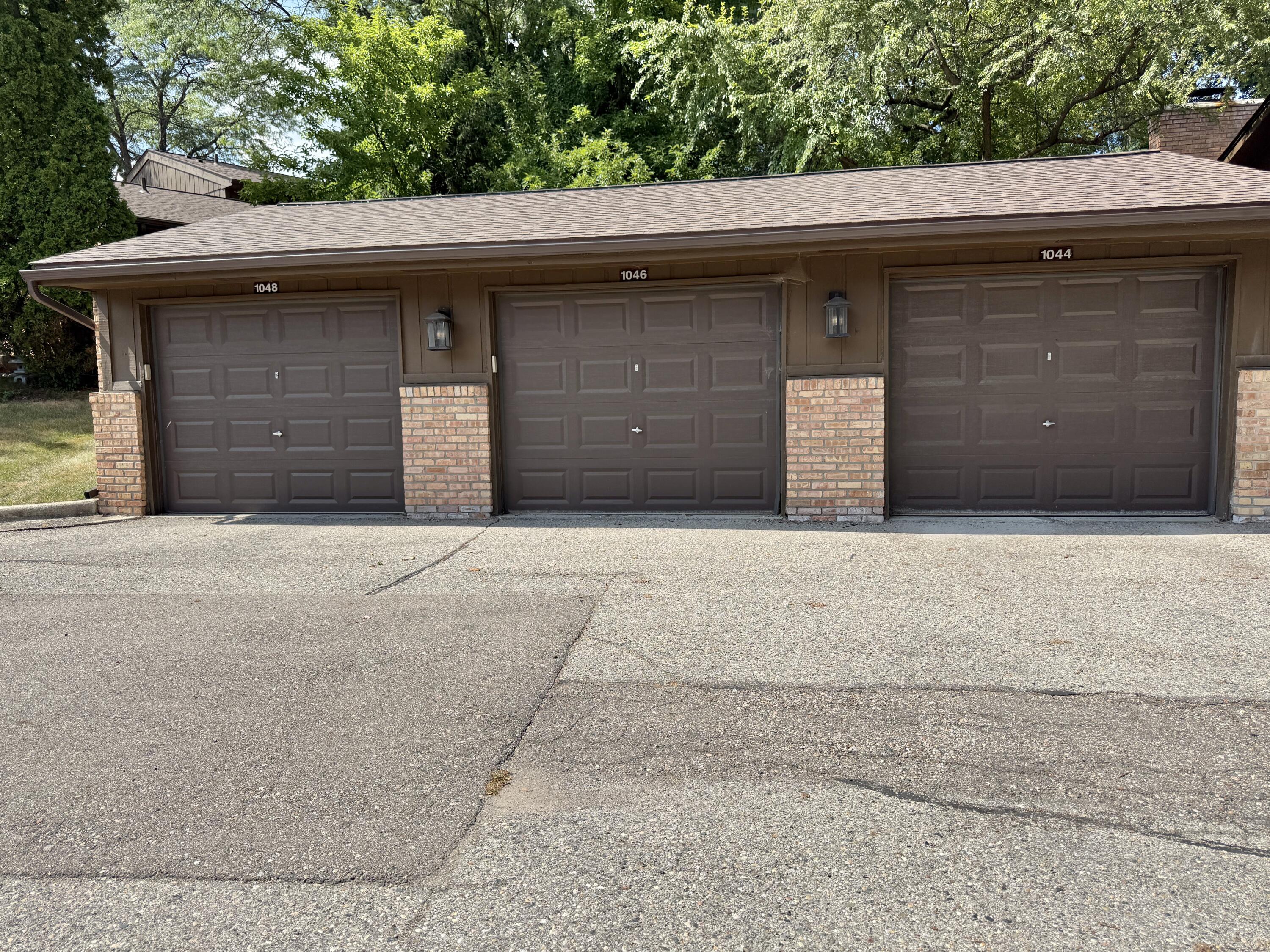 1046 Greenhills Drive Property Photo 41