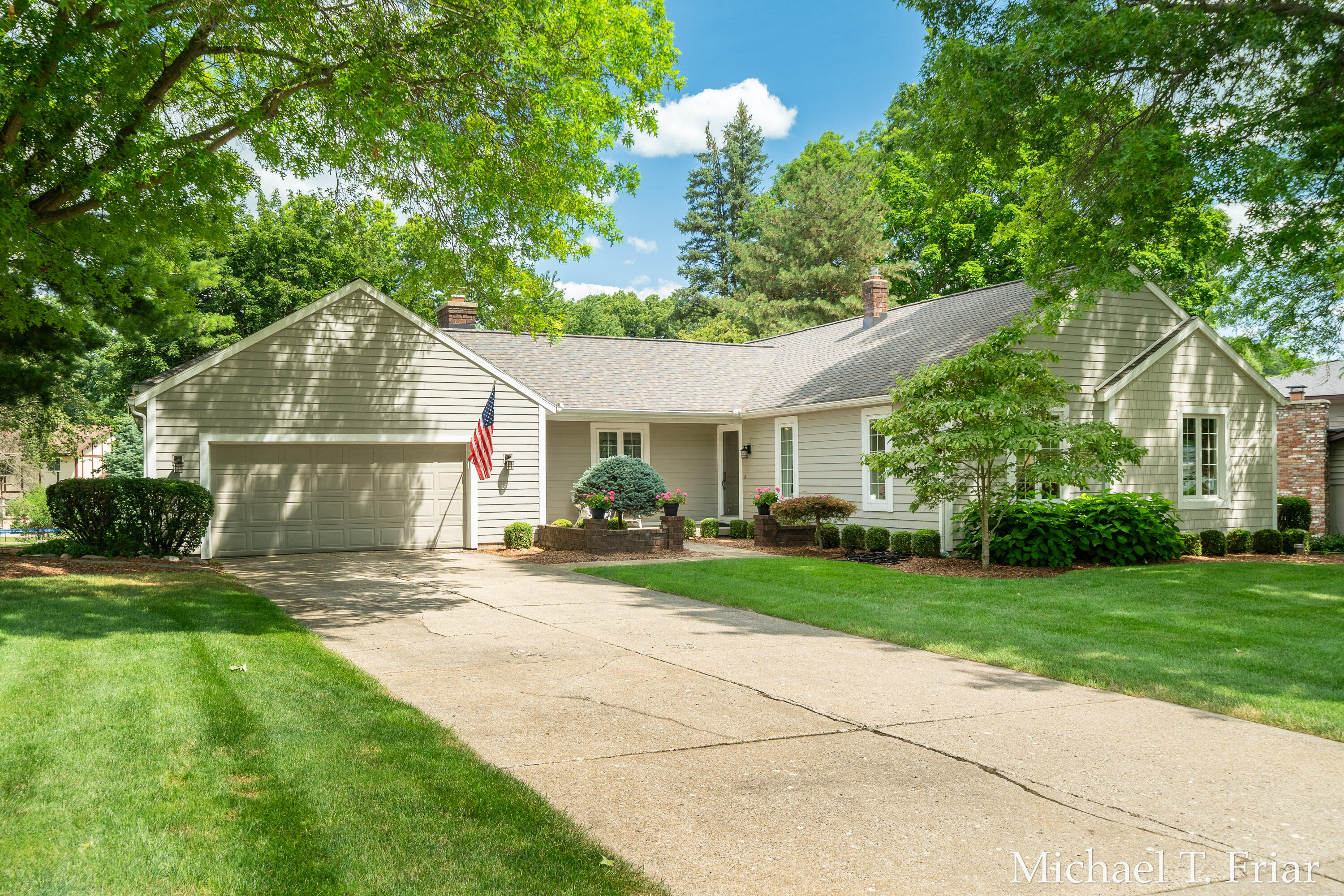 6479 Ridgemont Drive Se Property Photo 1