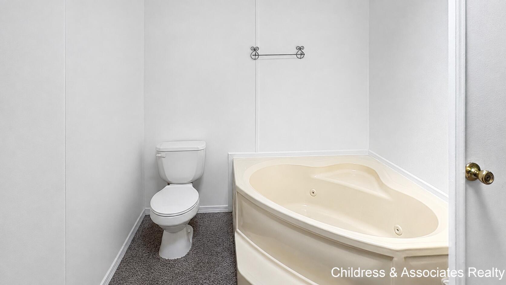 13813 Shamrock Lane Property Photo 8