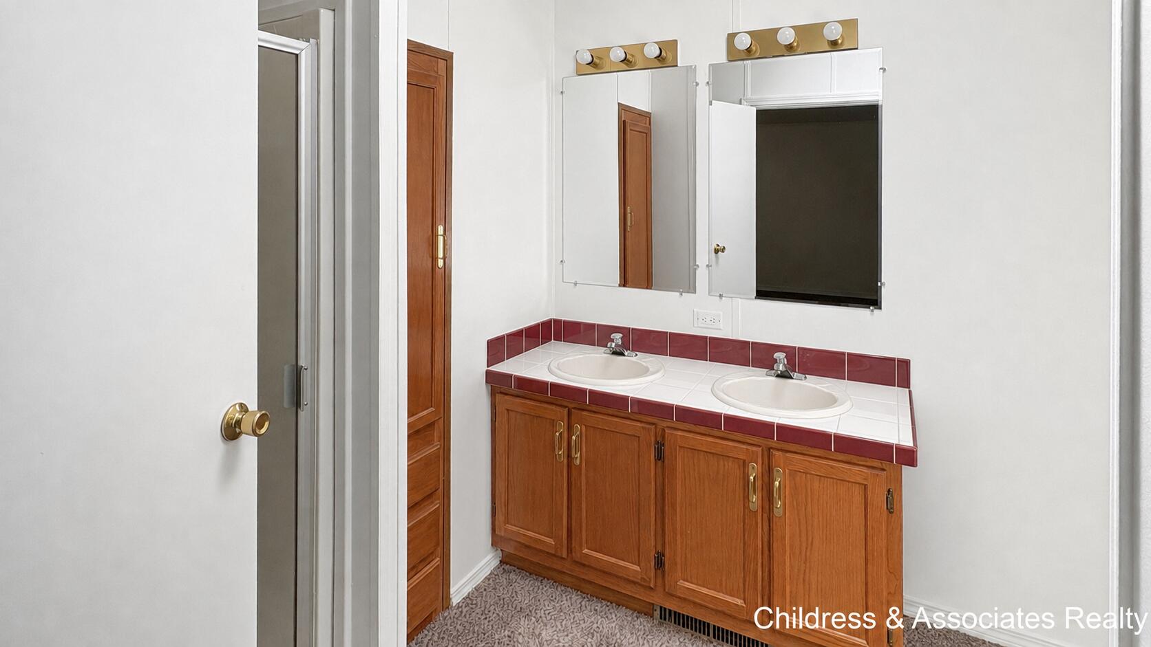13813 Shamrock Lane Property Photo 9