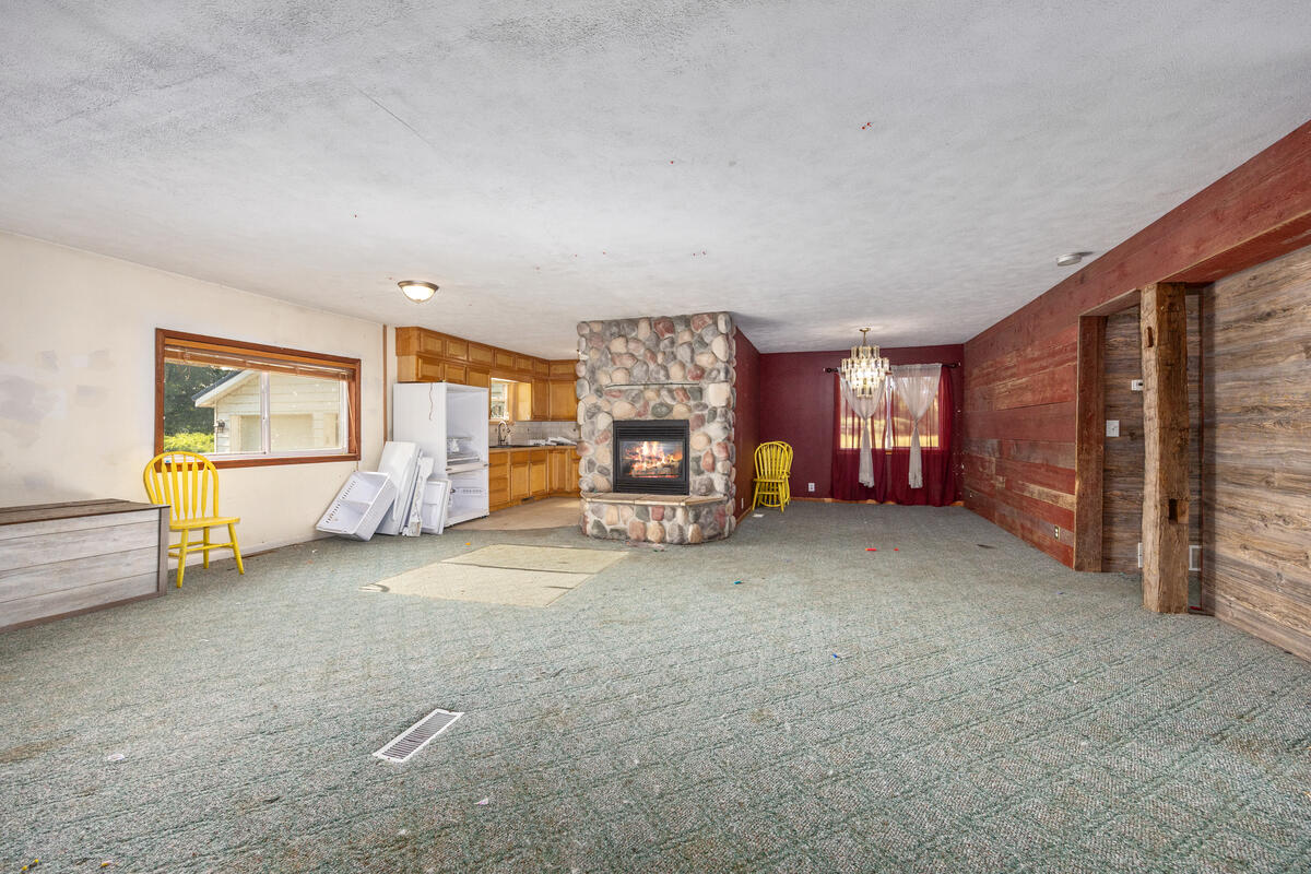 18757 N County Line Road Property Photo 7