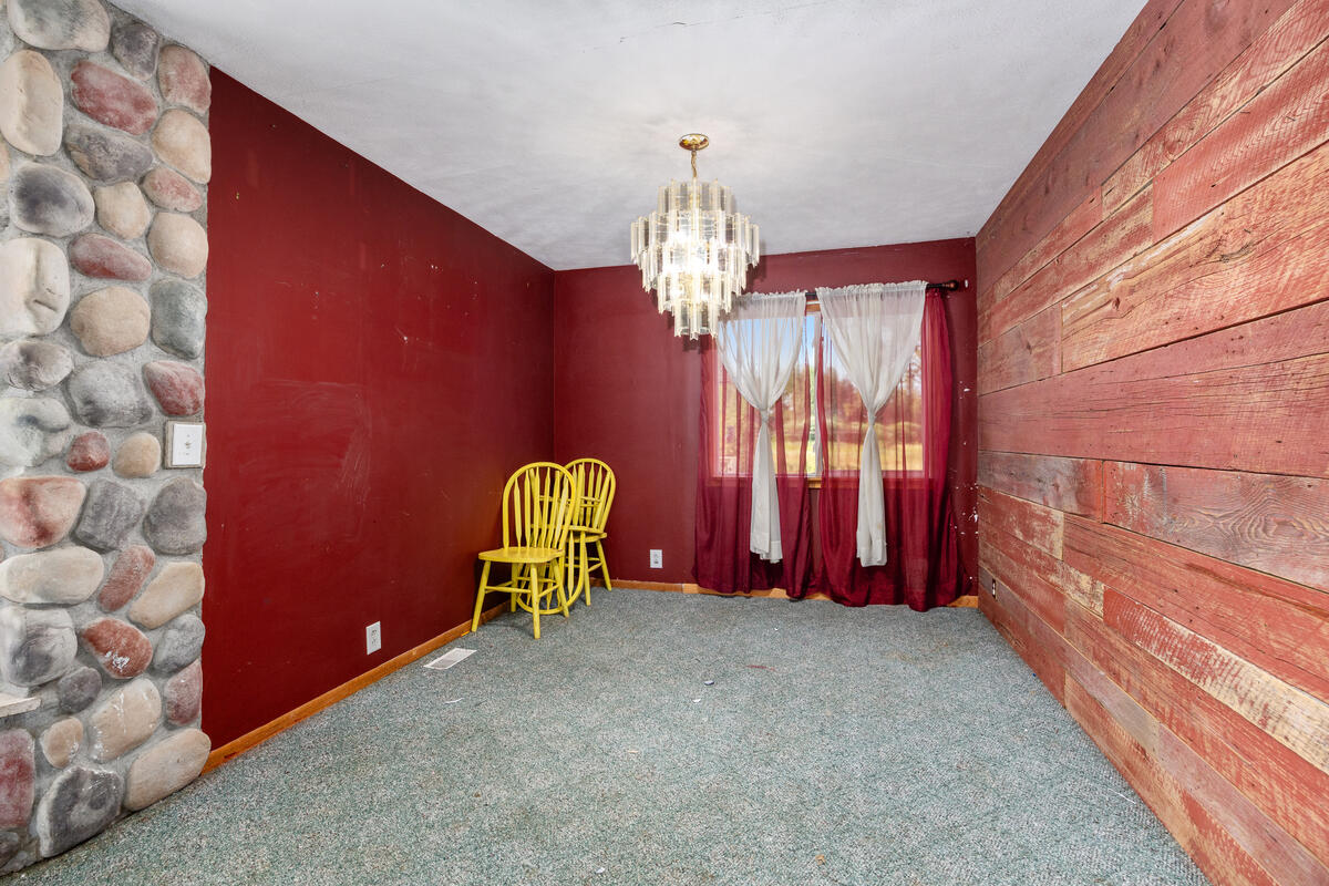 18757 N County Line Road Property Photo 8