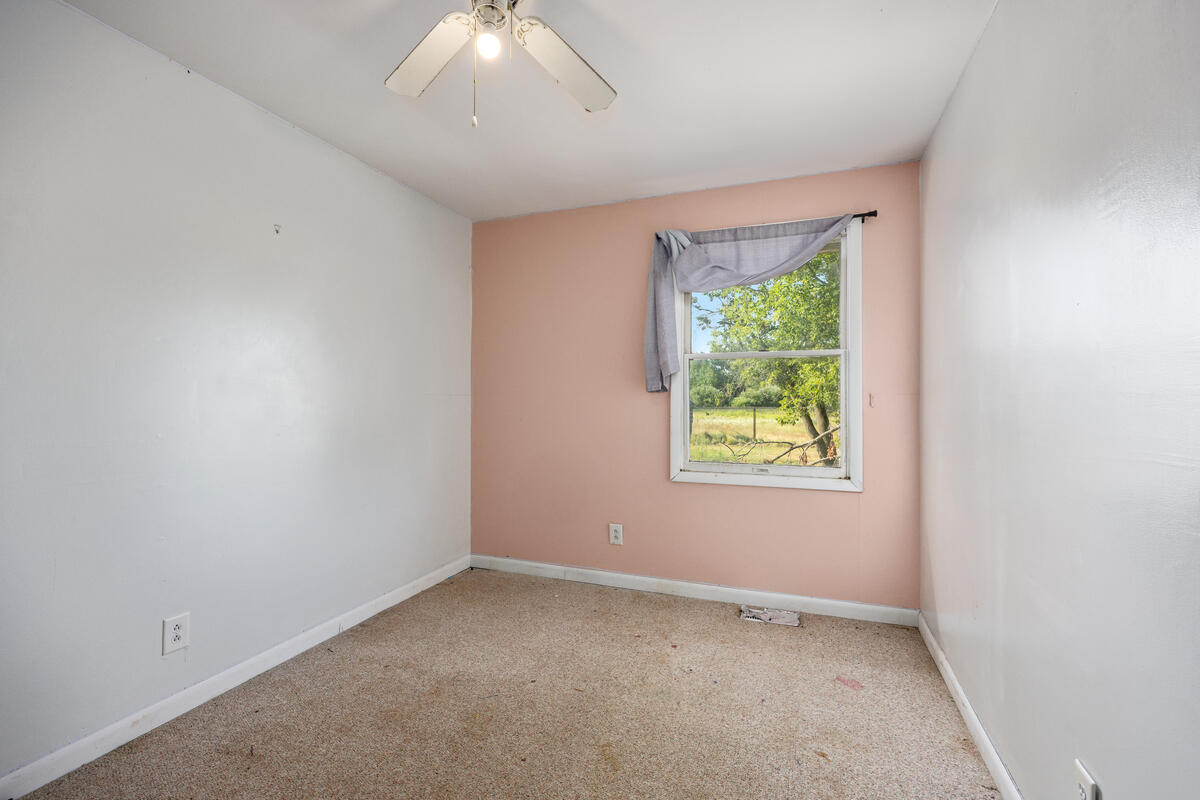 18757 N County Line Road Property Photo 17