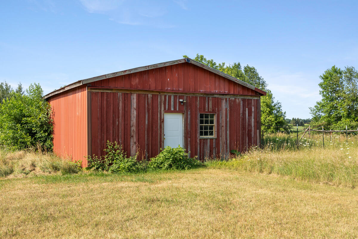 18757 N County Line Road Property Photo 22