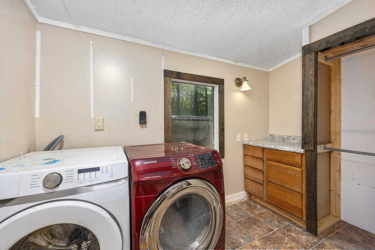 18757 N County Line Road Property Photo 34