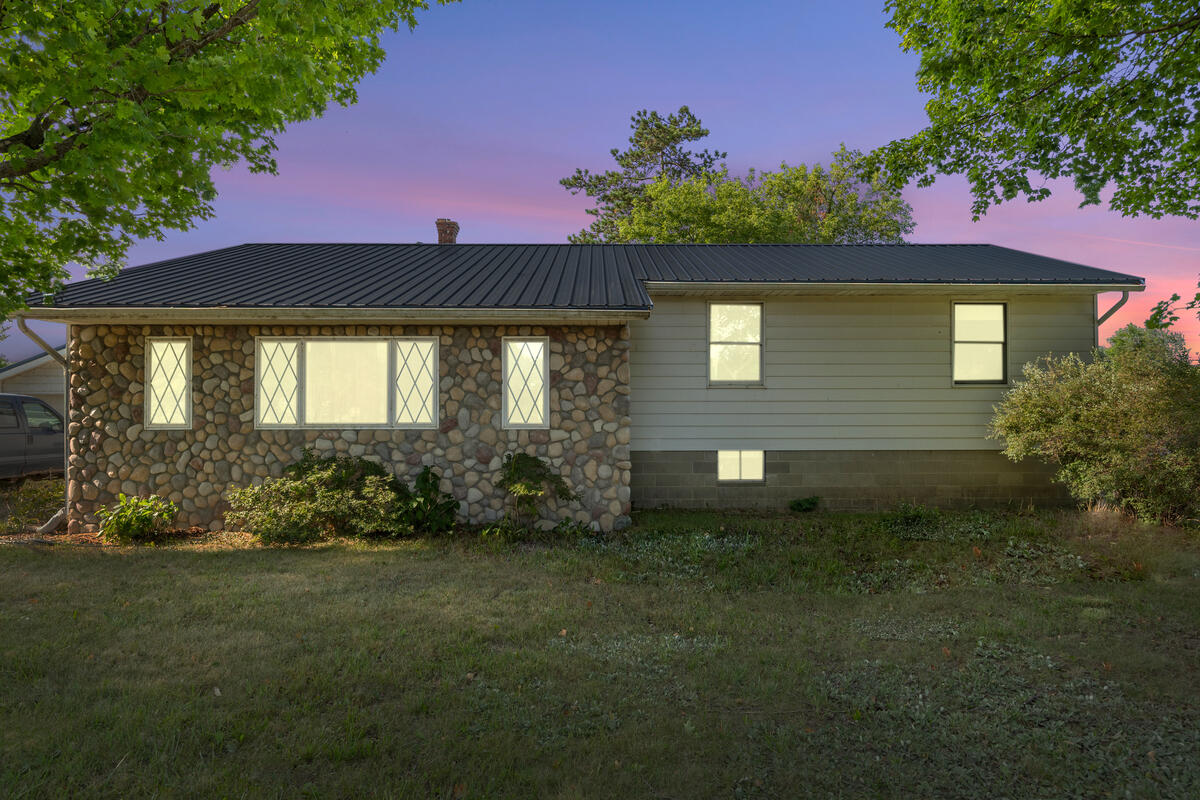 18757 N County Line Road Property Photo 41