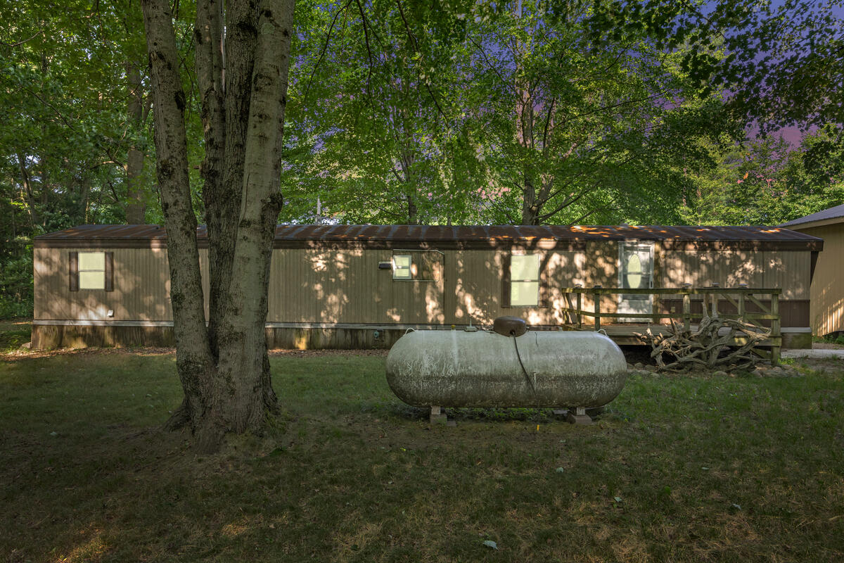 18757 N County Line Road Property Photo 42