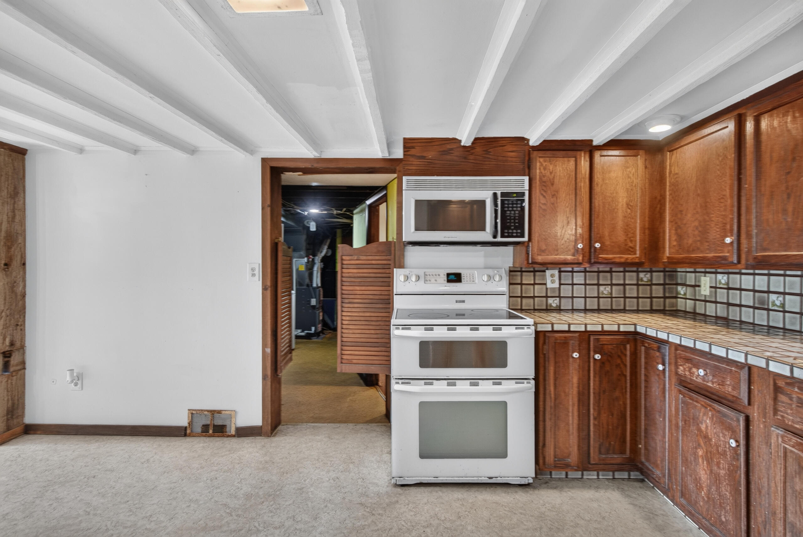 7890 Woodard Road Property Photo 16